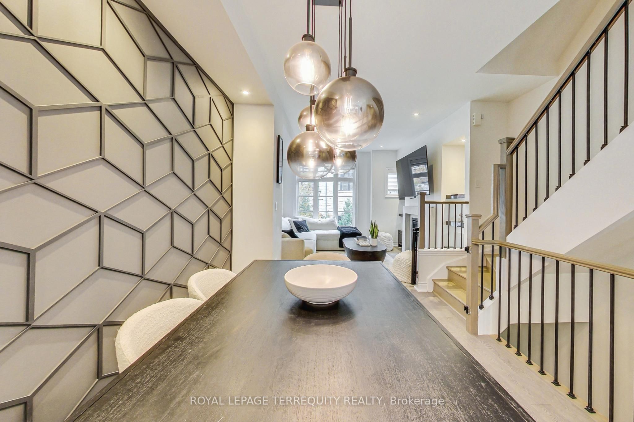 80 Daisy Avenue, #22