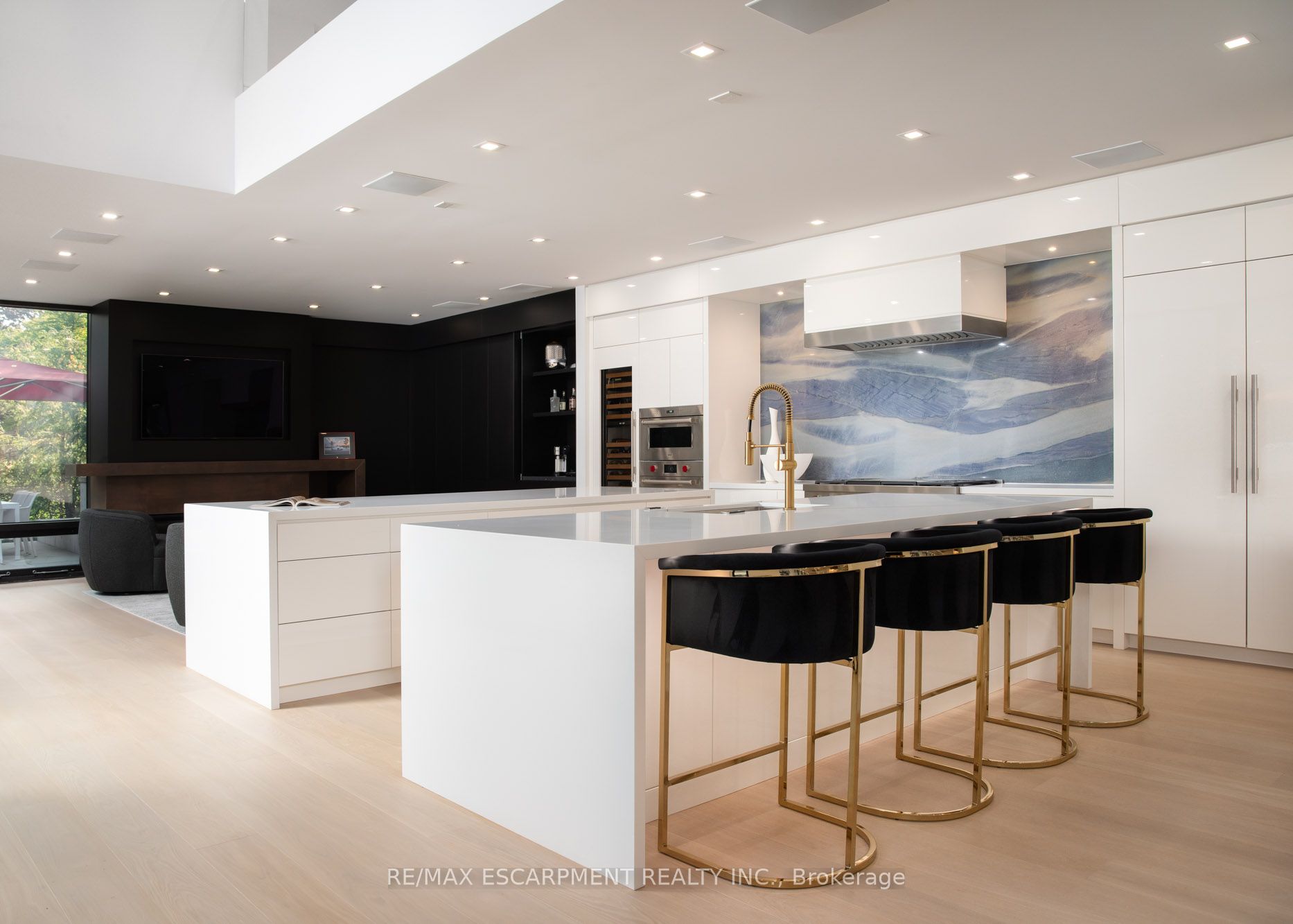 210 Chartwell Road