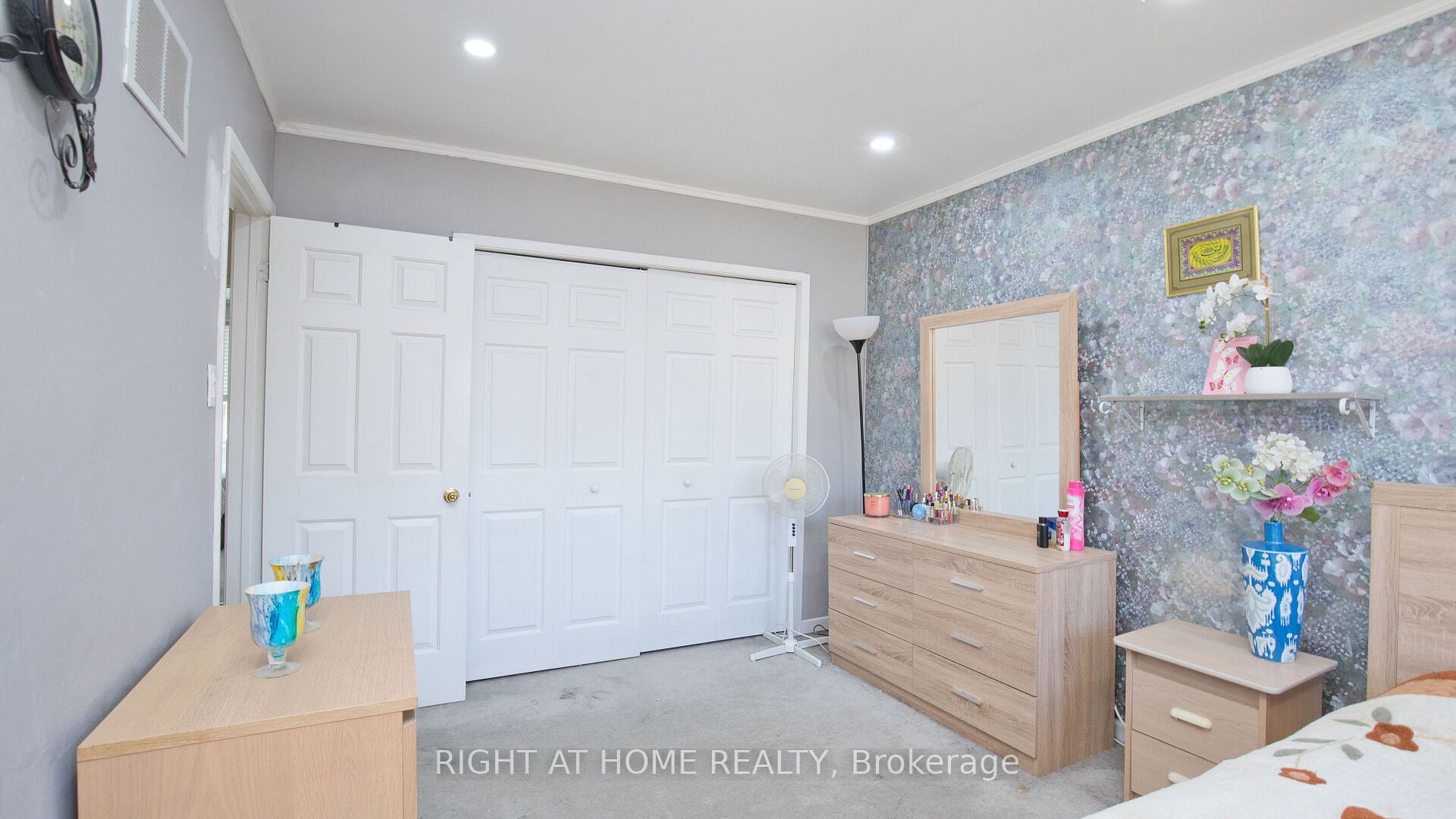 1180 Mississauga Valley Boulevard #4