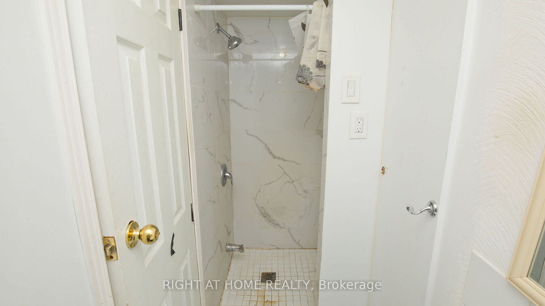 1180 Mississauga Valley Boulevard #4