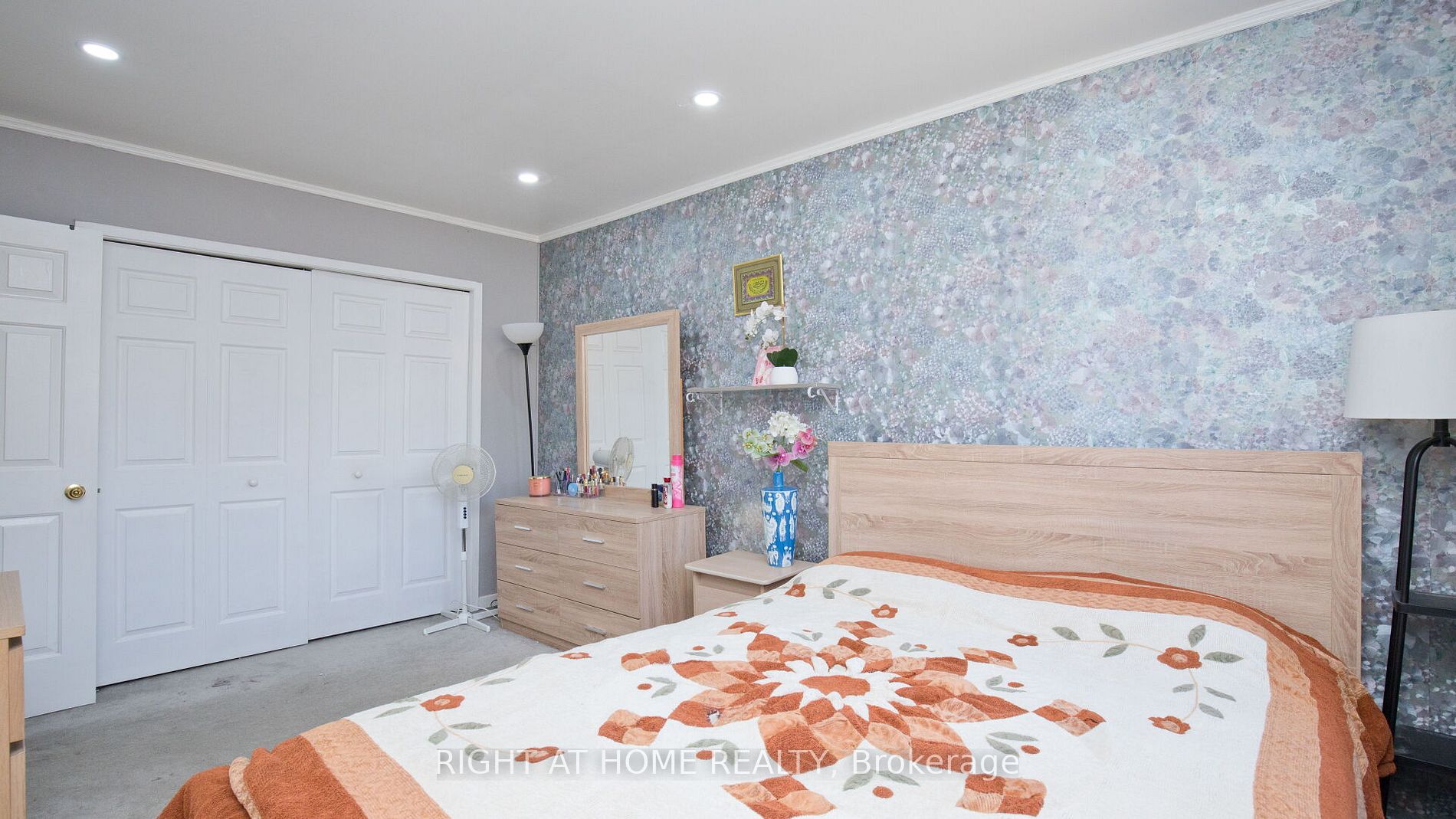 1180 Mississauga Valley Boulevard #4