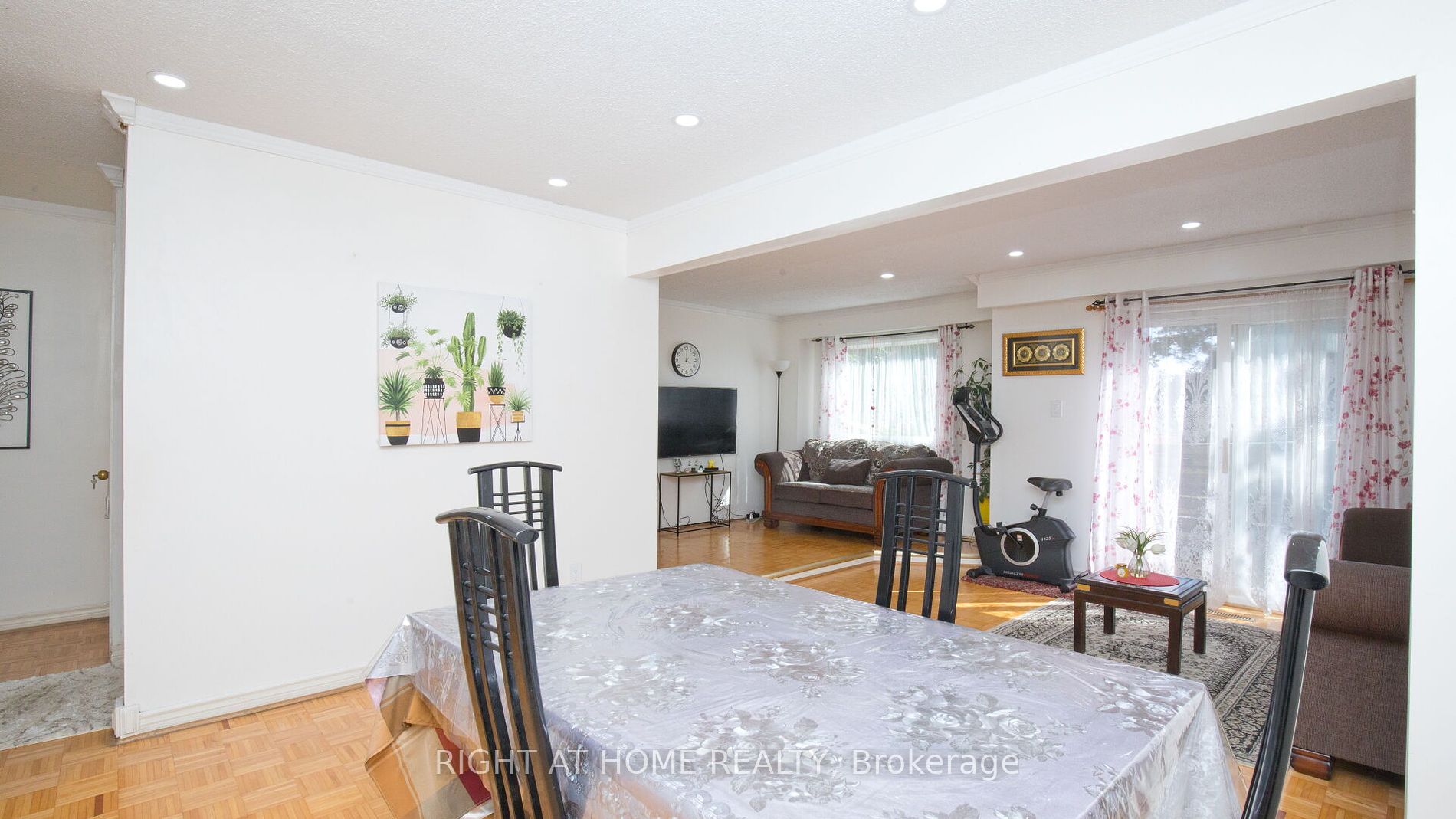 1180 Mississauga Valley Boulevard #4