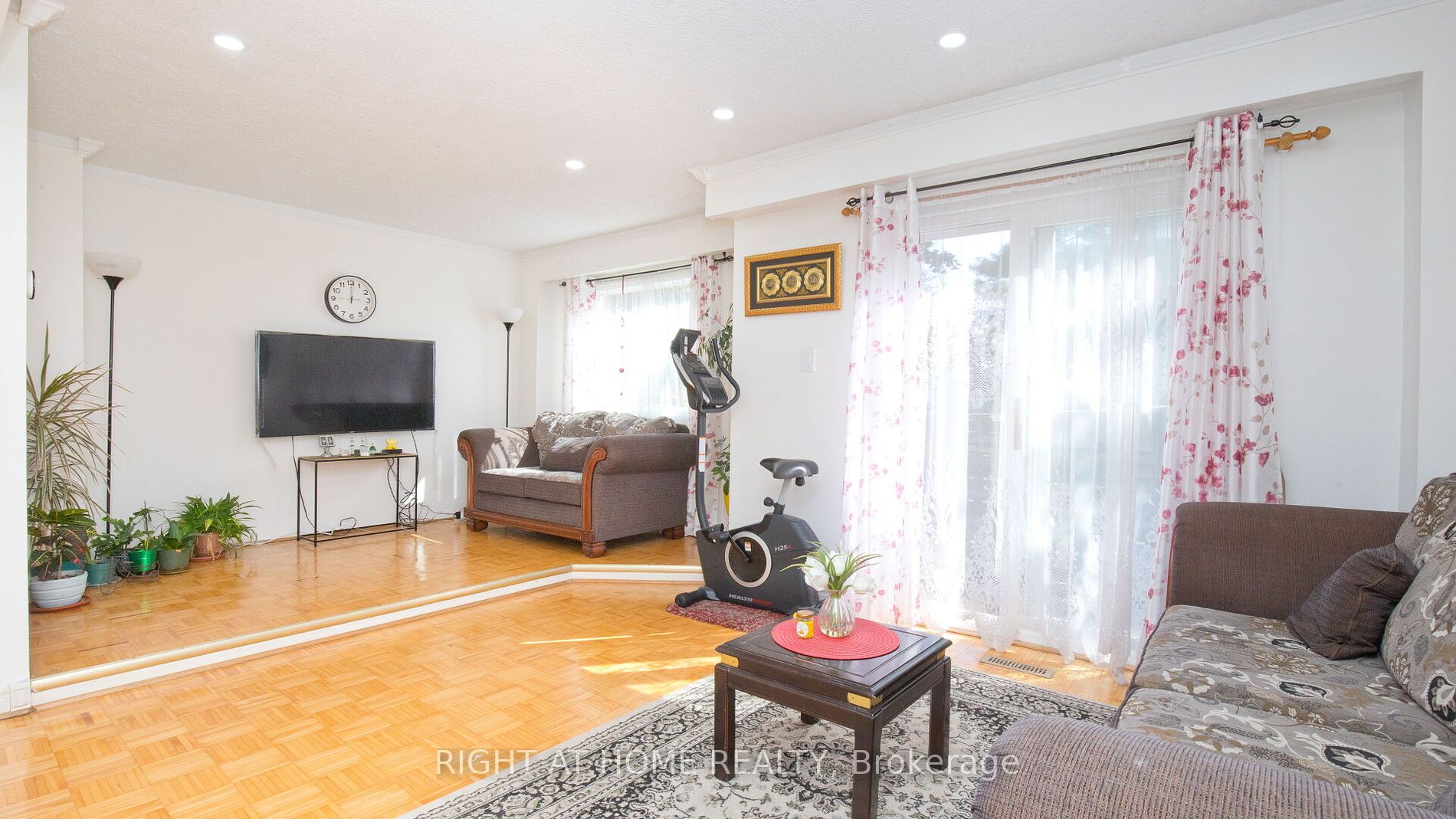 1180 Mississauga Valley Boulevard #4