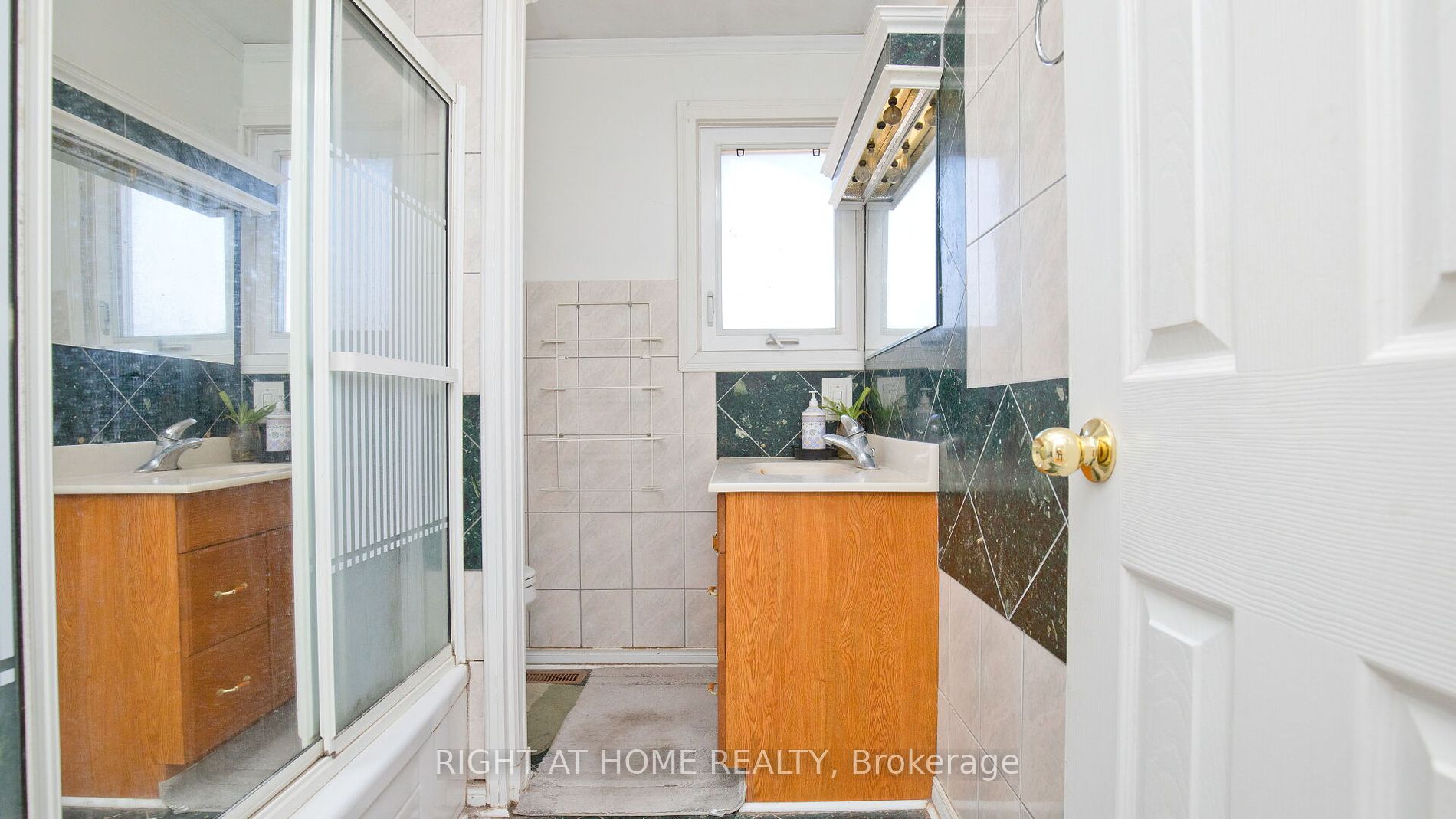 1180 Mississauga Valley Boulevard #4
