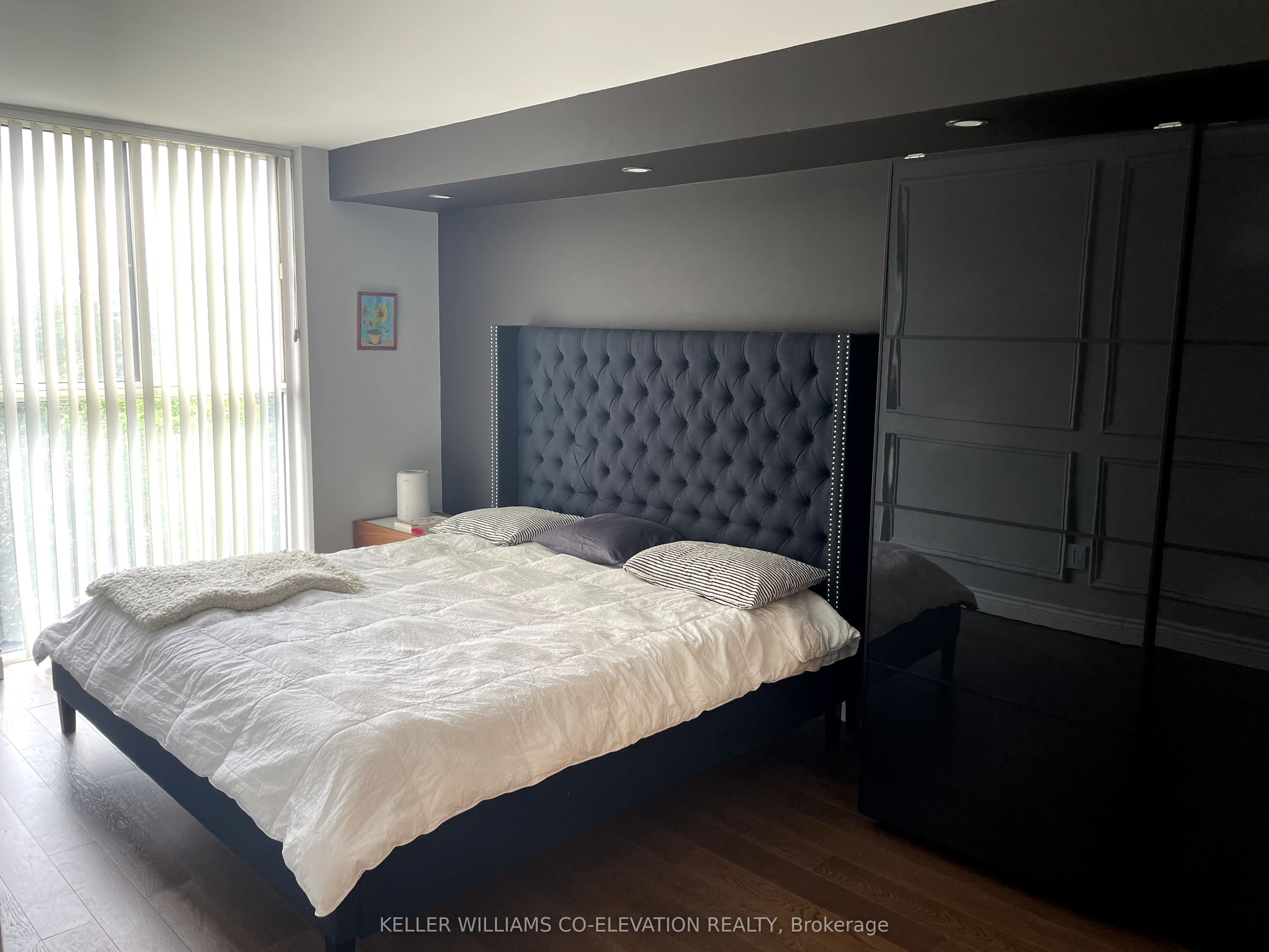 2091 Hurontario Street, #707