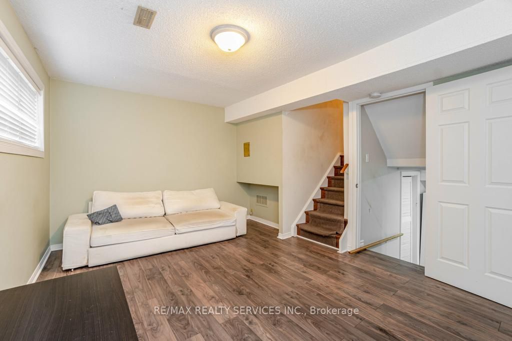 13 Weybridge Trail