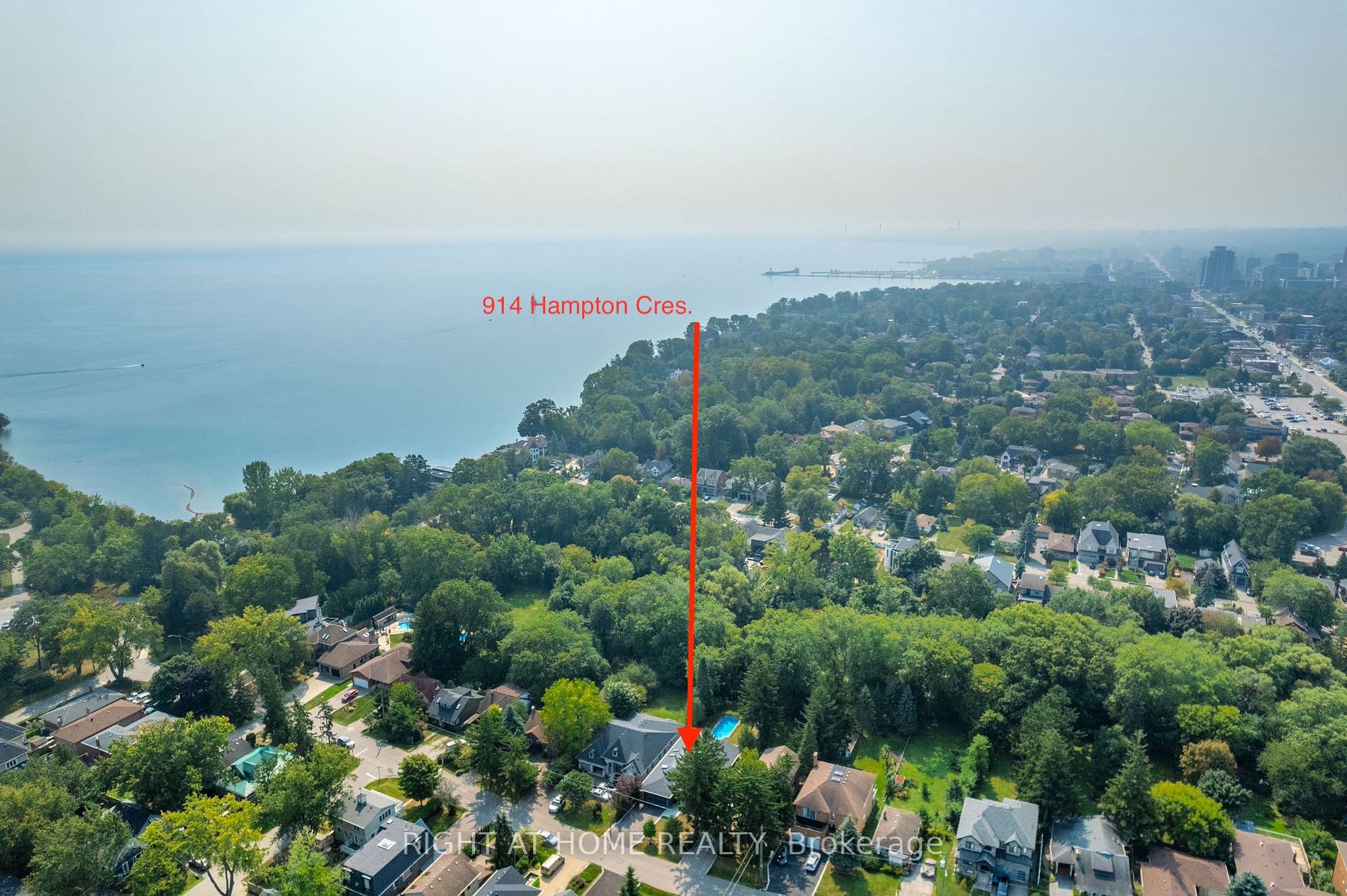 914 Hampton Crescent