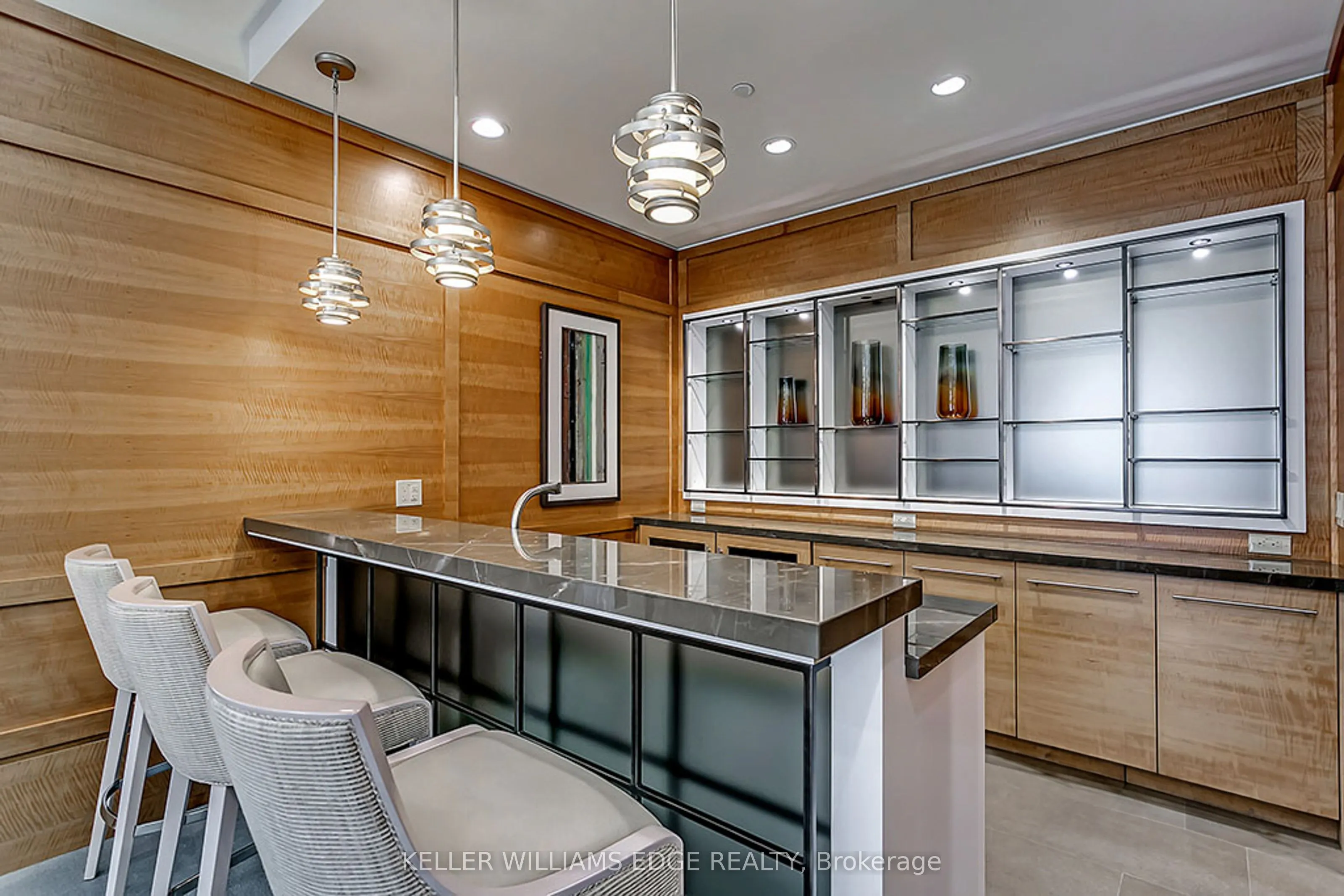 3500 Lakeshore Road W, #808