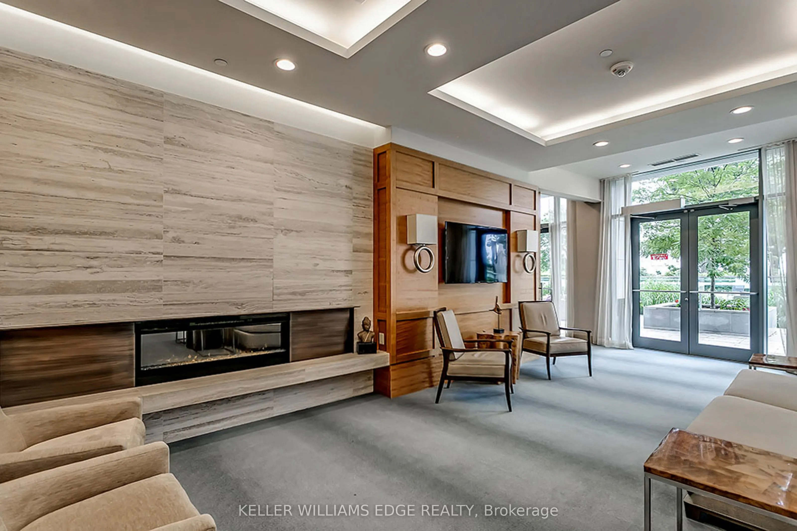 3500 Lakeshore Road W, #808