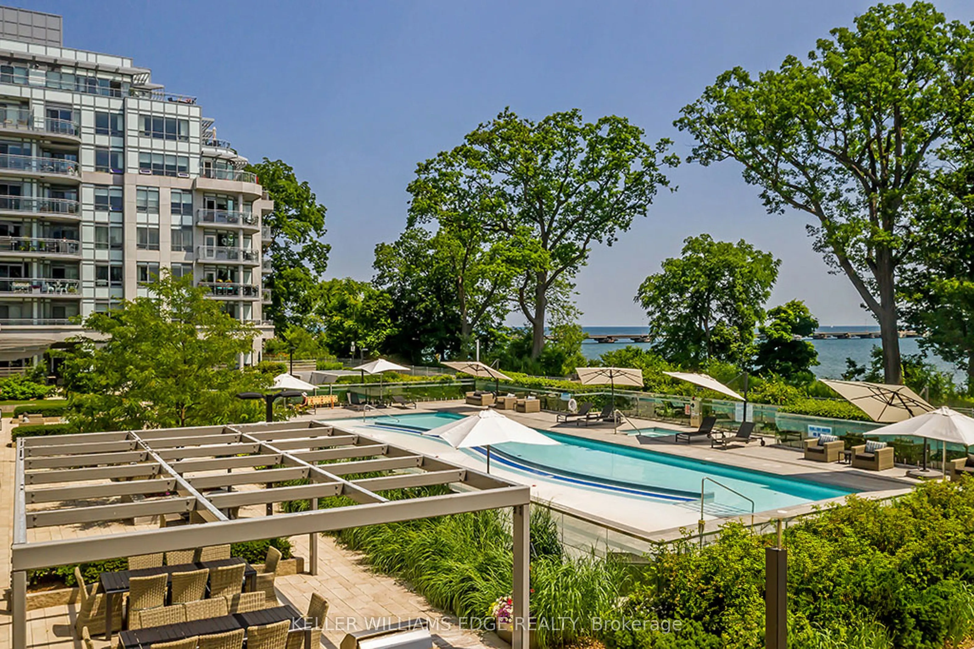 3500 Lakeshore Road W, #808