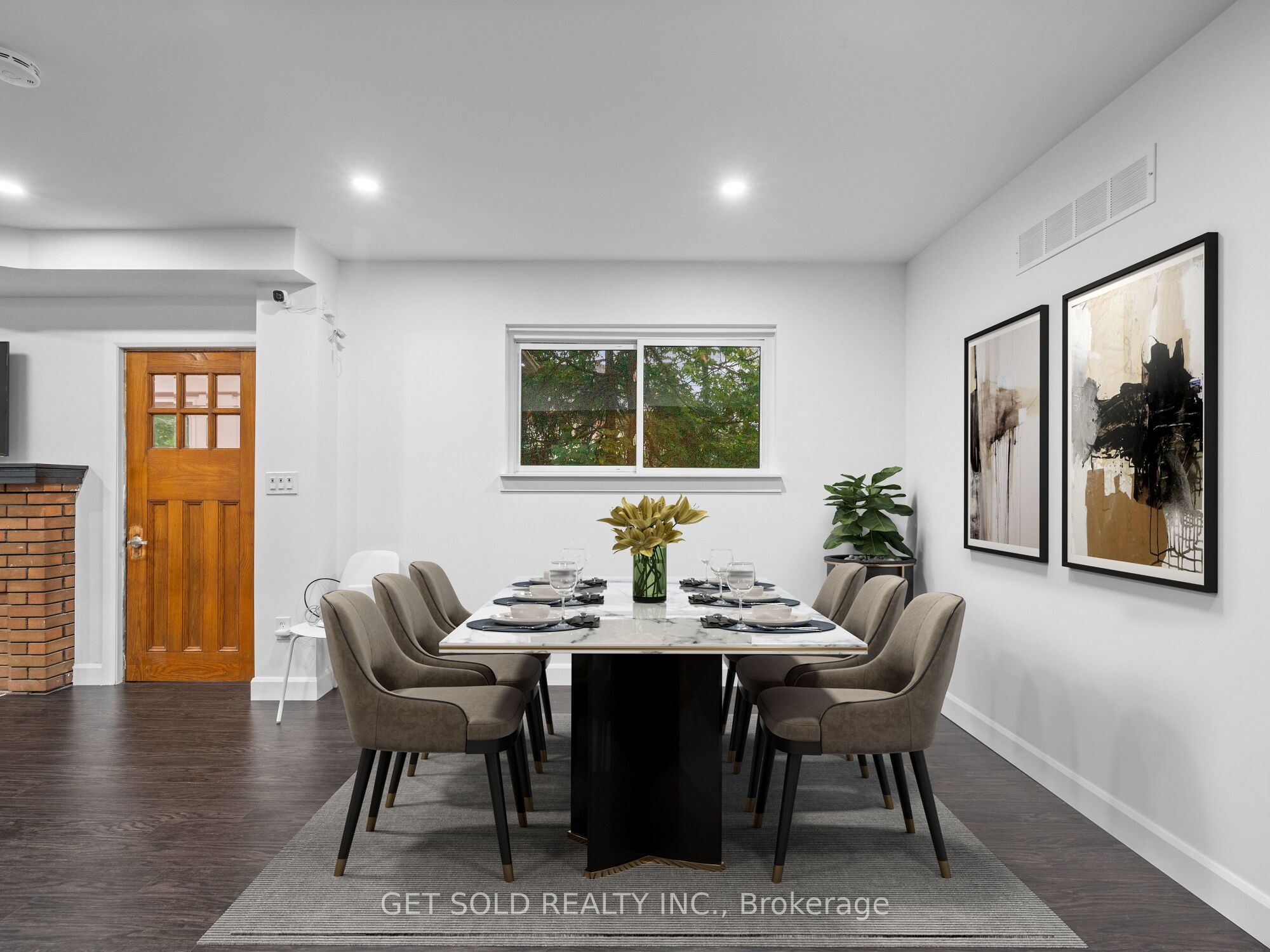 88 King Street W