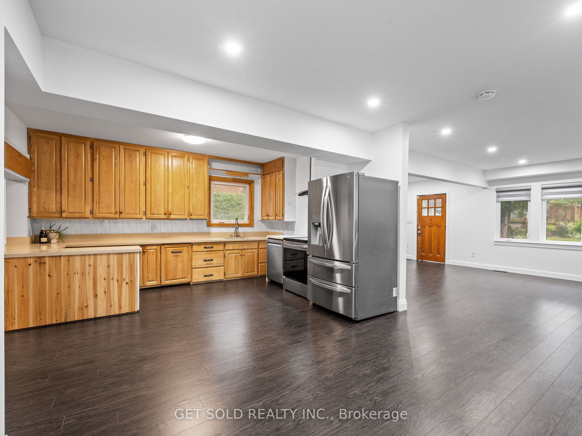88 King Street W