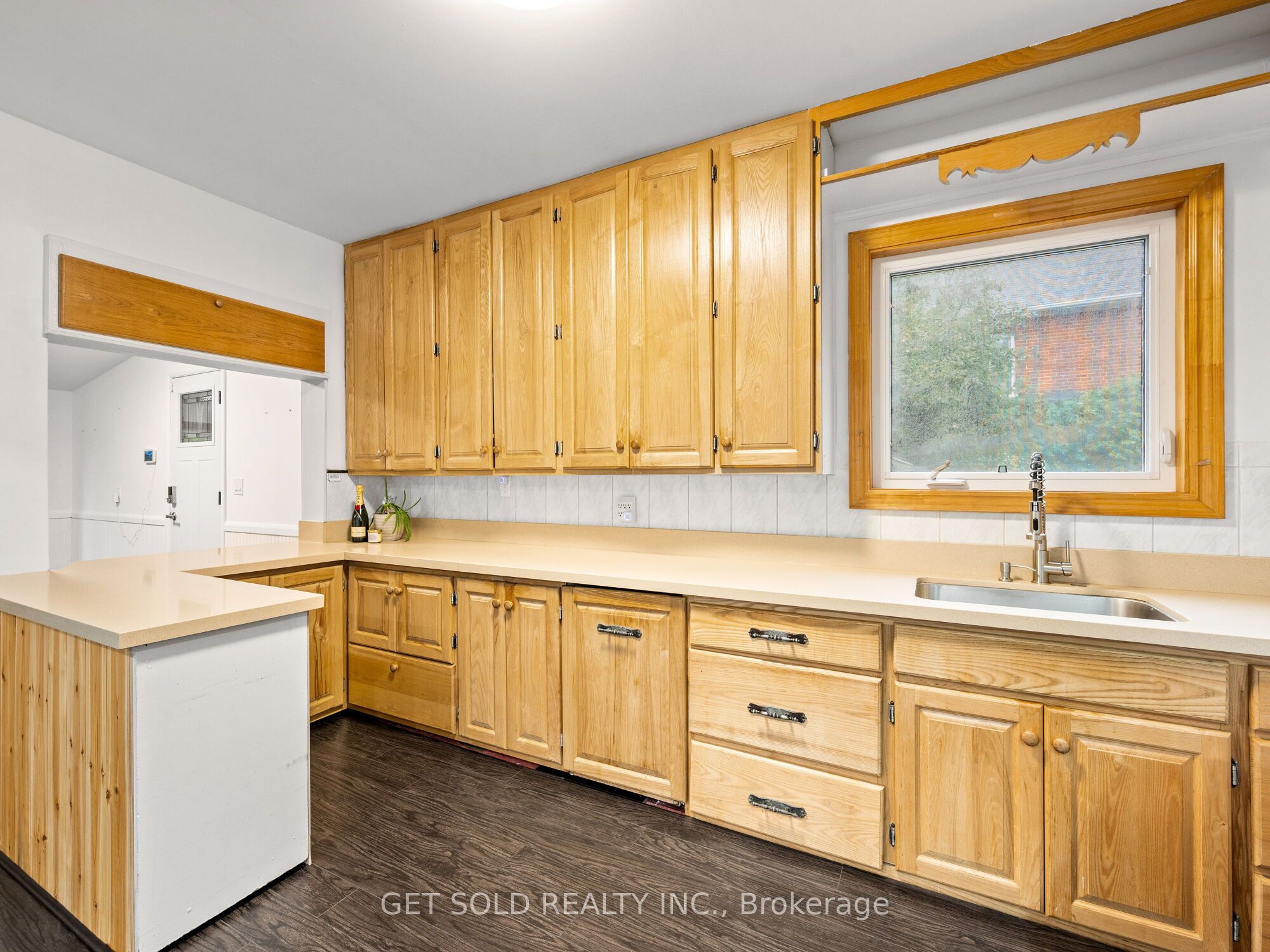 88 King Street W