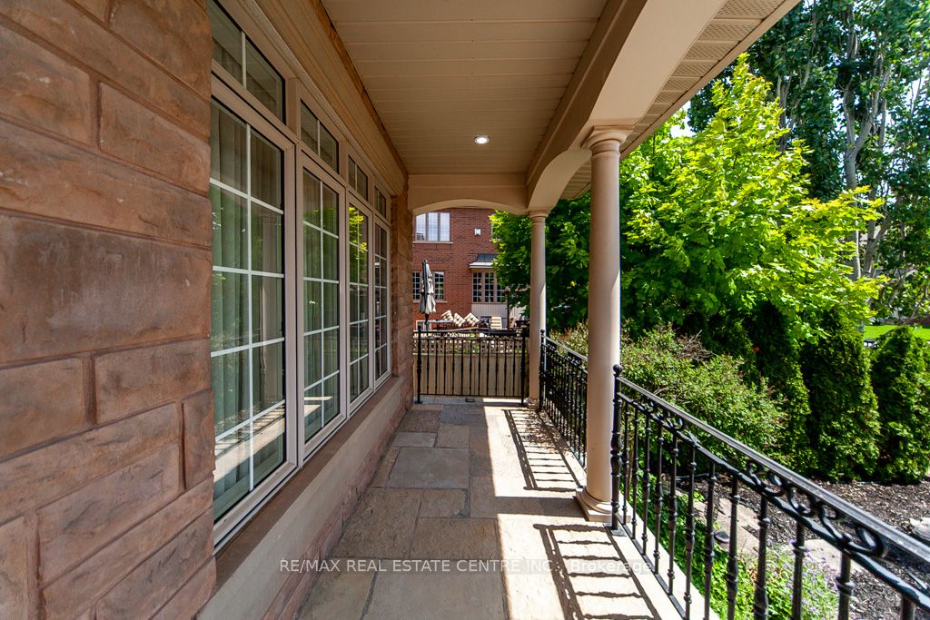 1387 Ferncrest Road