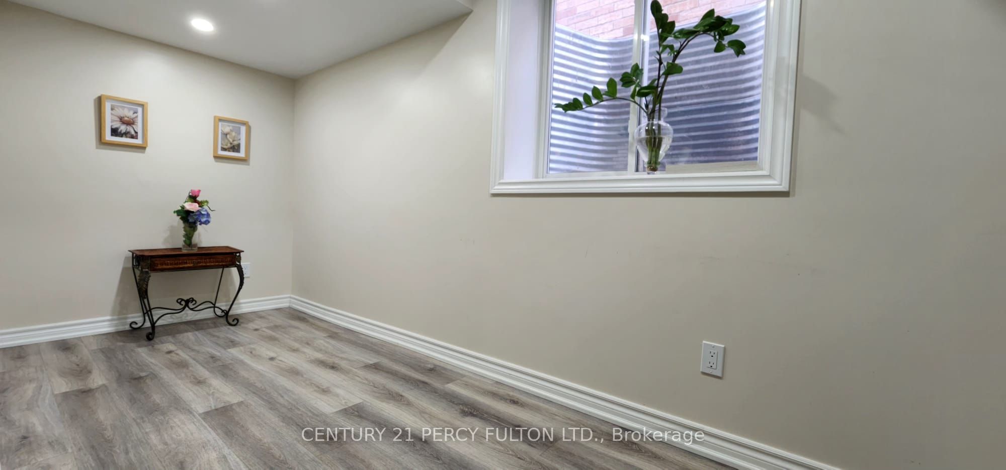 308 Nakerville Crescent #Lower
