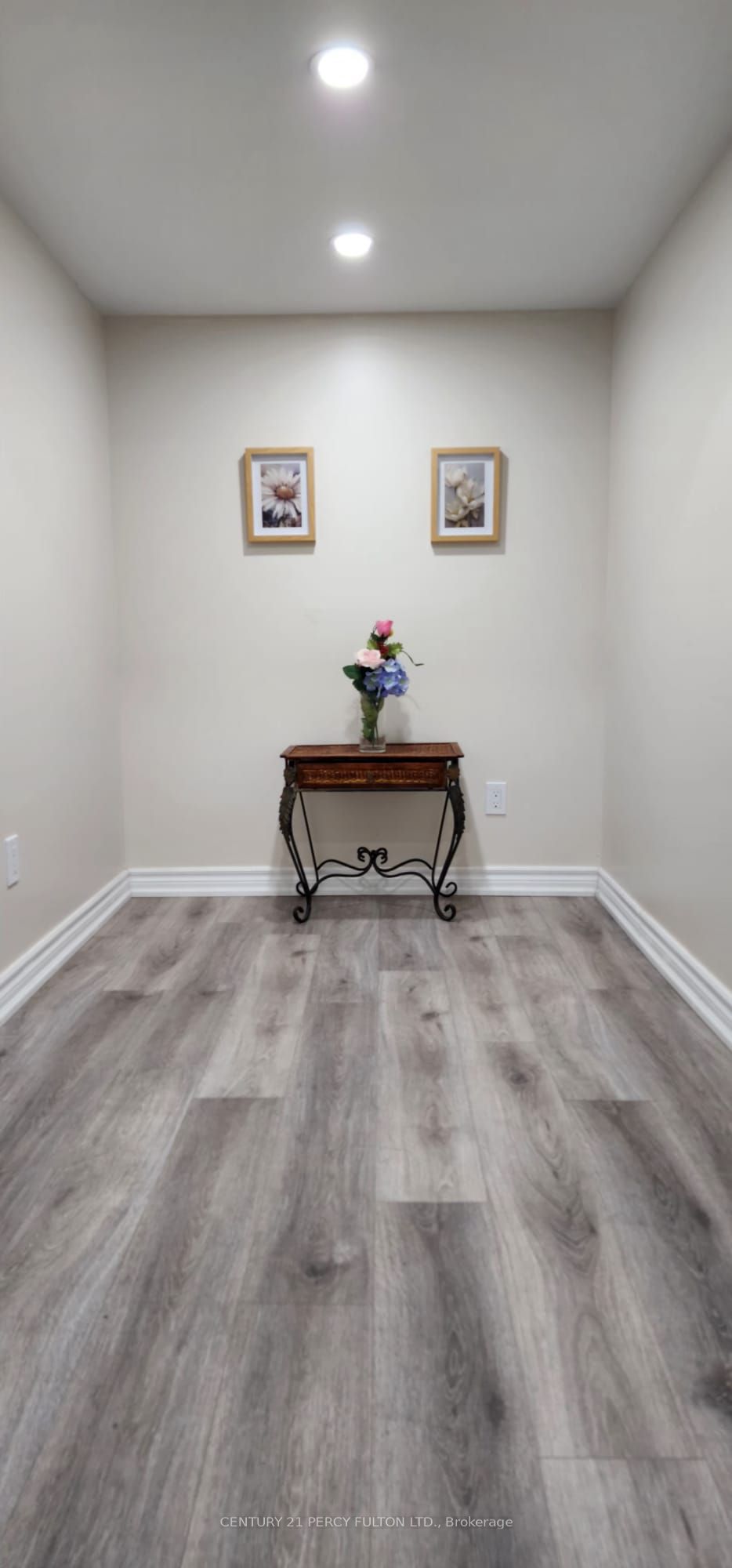 308 Nakerville Crescent #Lower