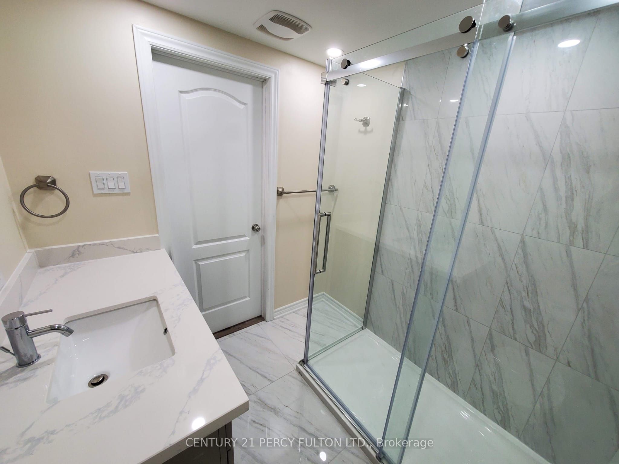 308 Nakerville Crescent #Lower