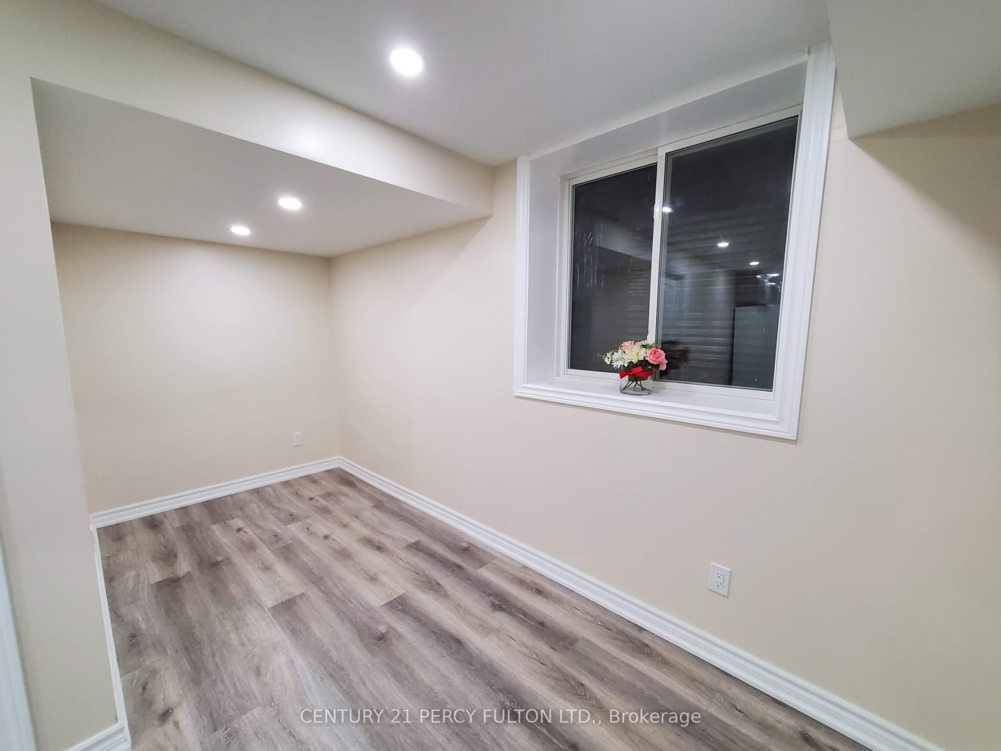 308 Nakerville Crescent #Lower