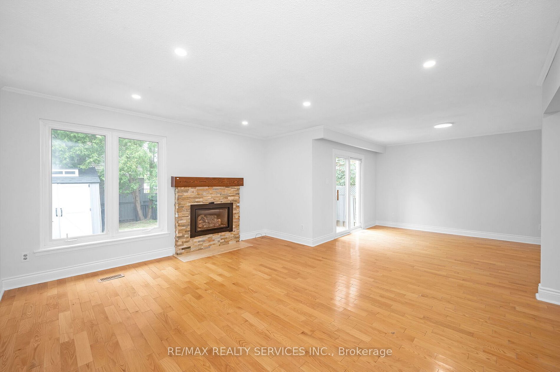738 Briar Crescent