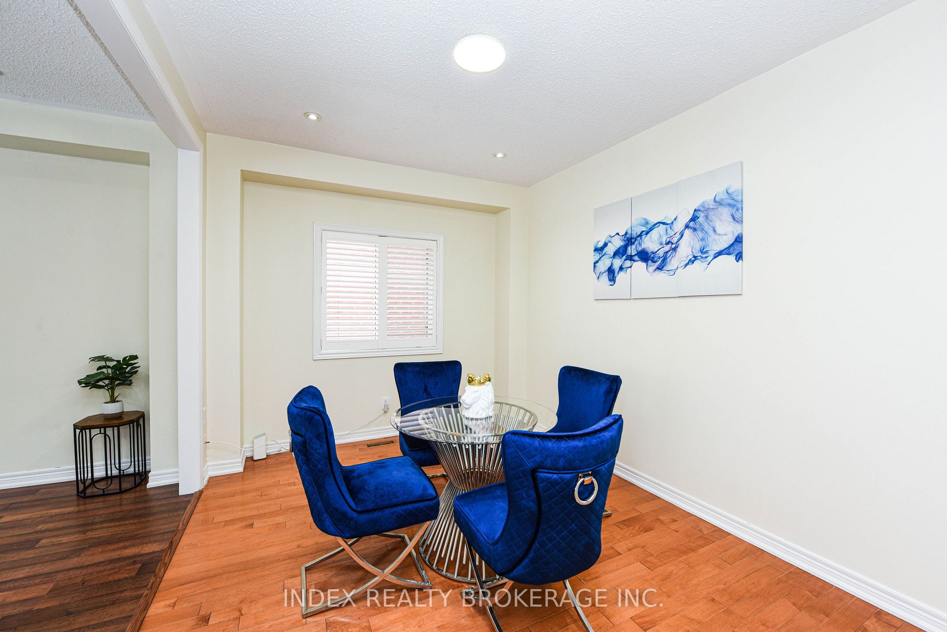 32 Charger Lane