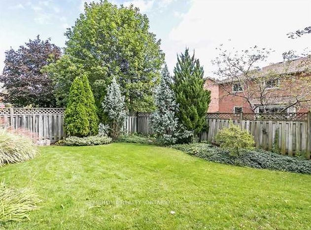 1120 Goodson Crescent