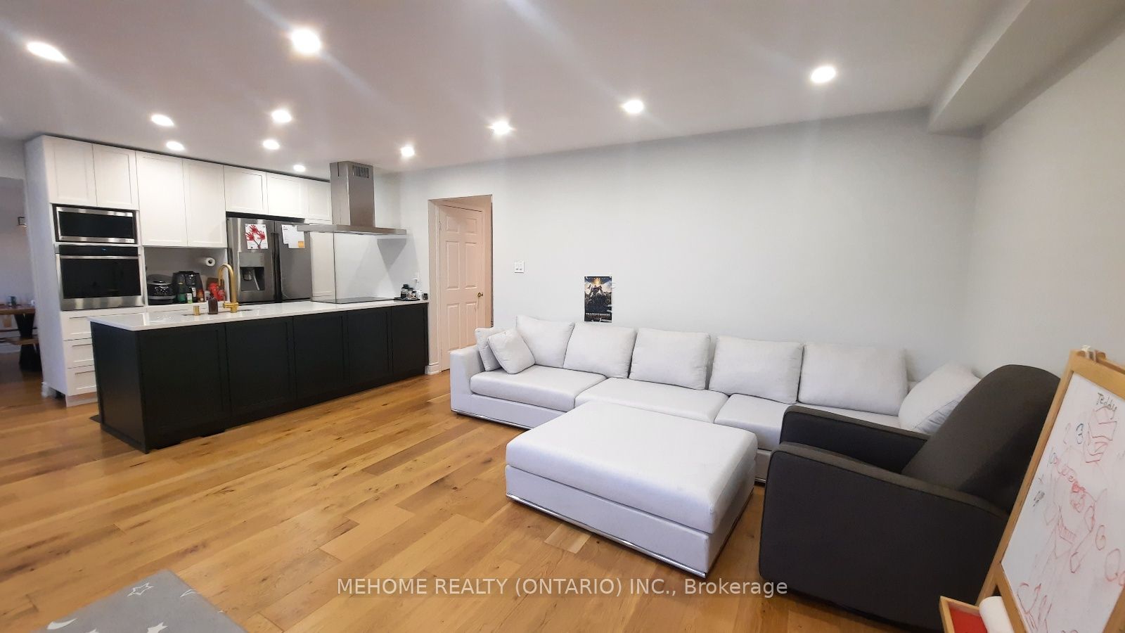 1120 Goodson Crescent