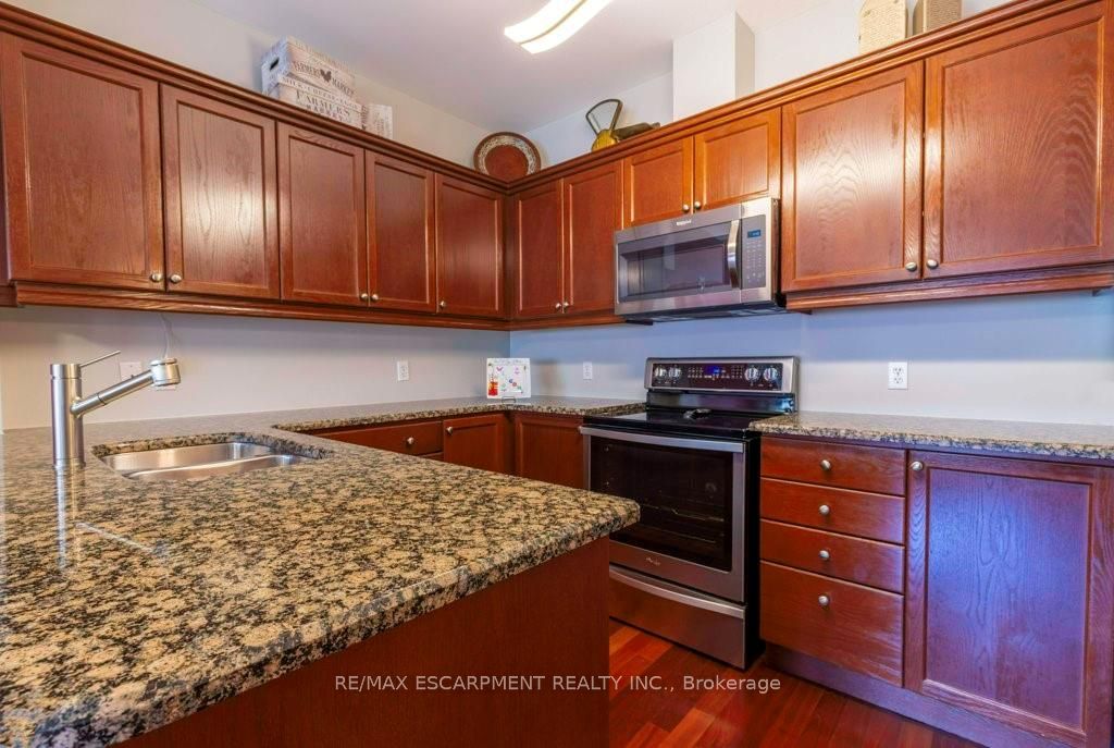 1499 Nottinghill Gate, #207