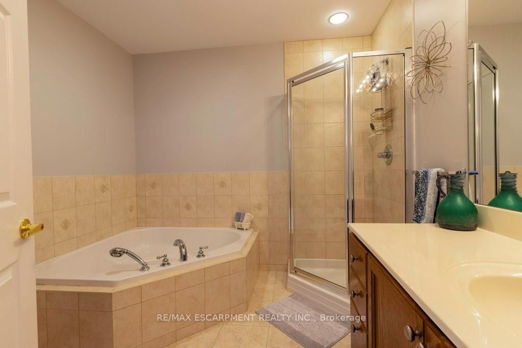 1499 Nottinghill Gate, #207