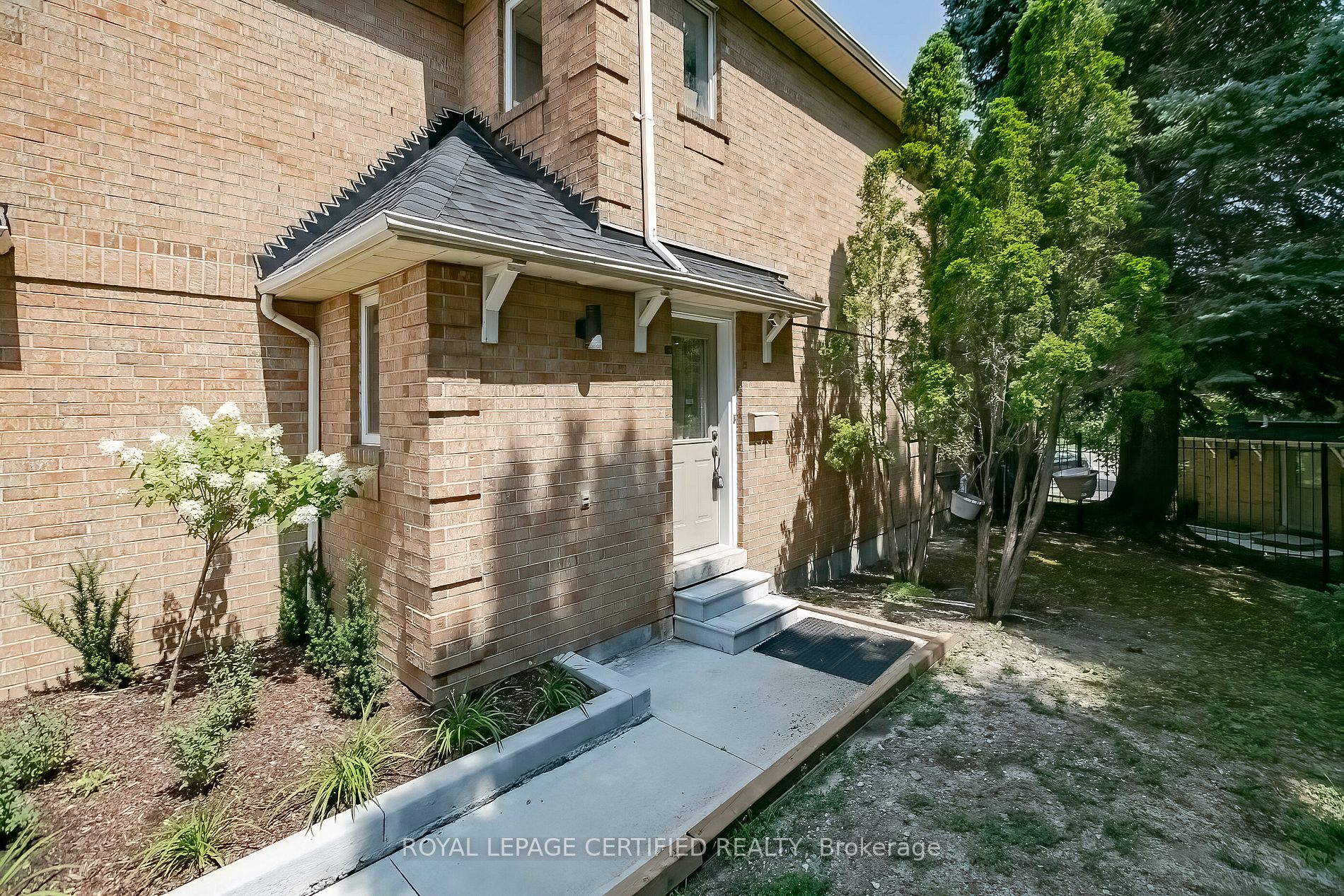 99 Bristol Road E, #153