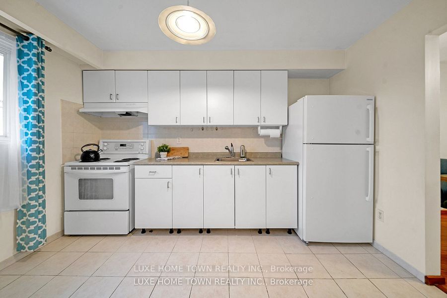 400 Mississauga Valley Boulevard #160