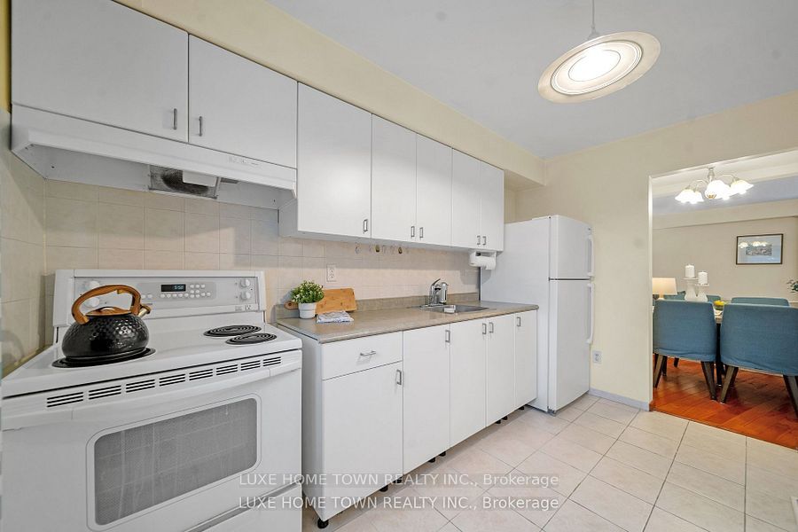 400 Mississauga Valley Boulevard #160