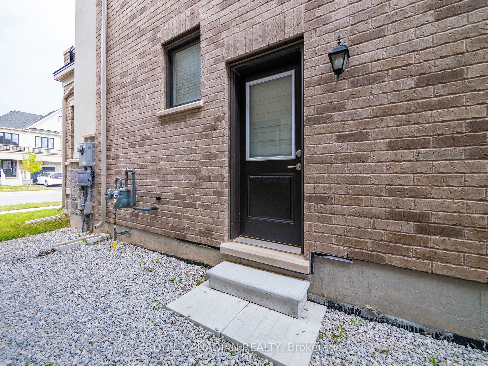 476 Bergamot Avenue