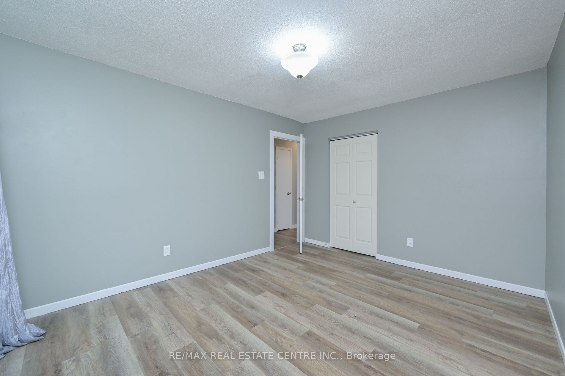 116 Burbank Crescent
