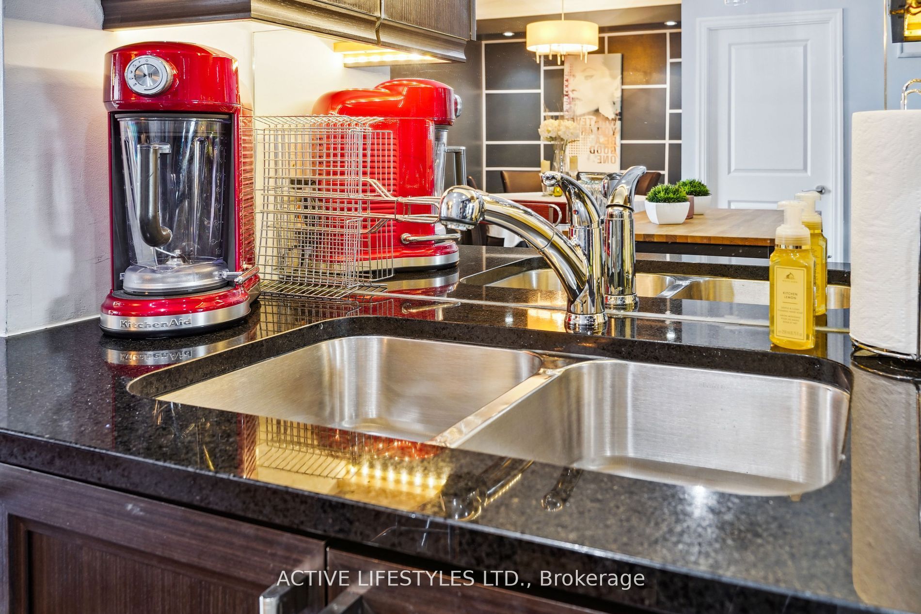 3563 Lake Shore Boulevard W, #202