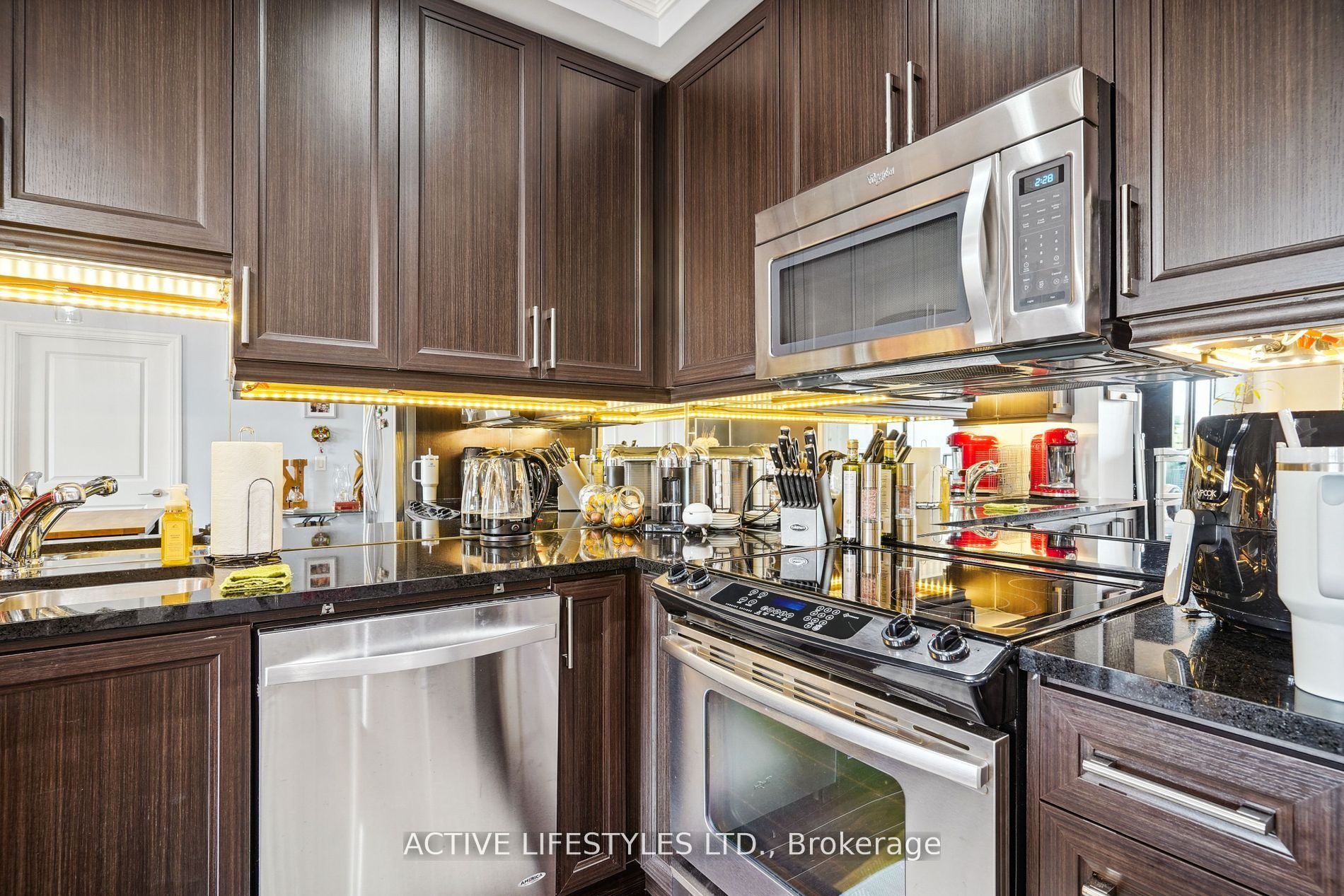 3563 Lake Shore Boulevard W, #202