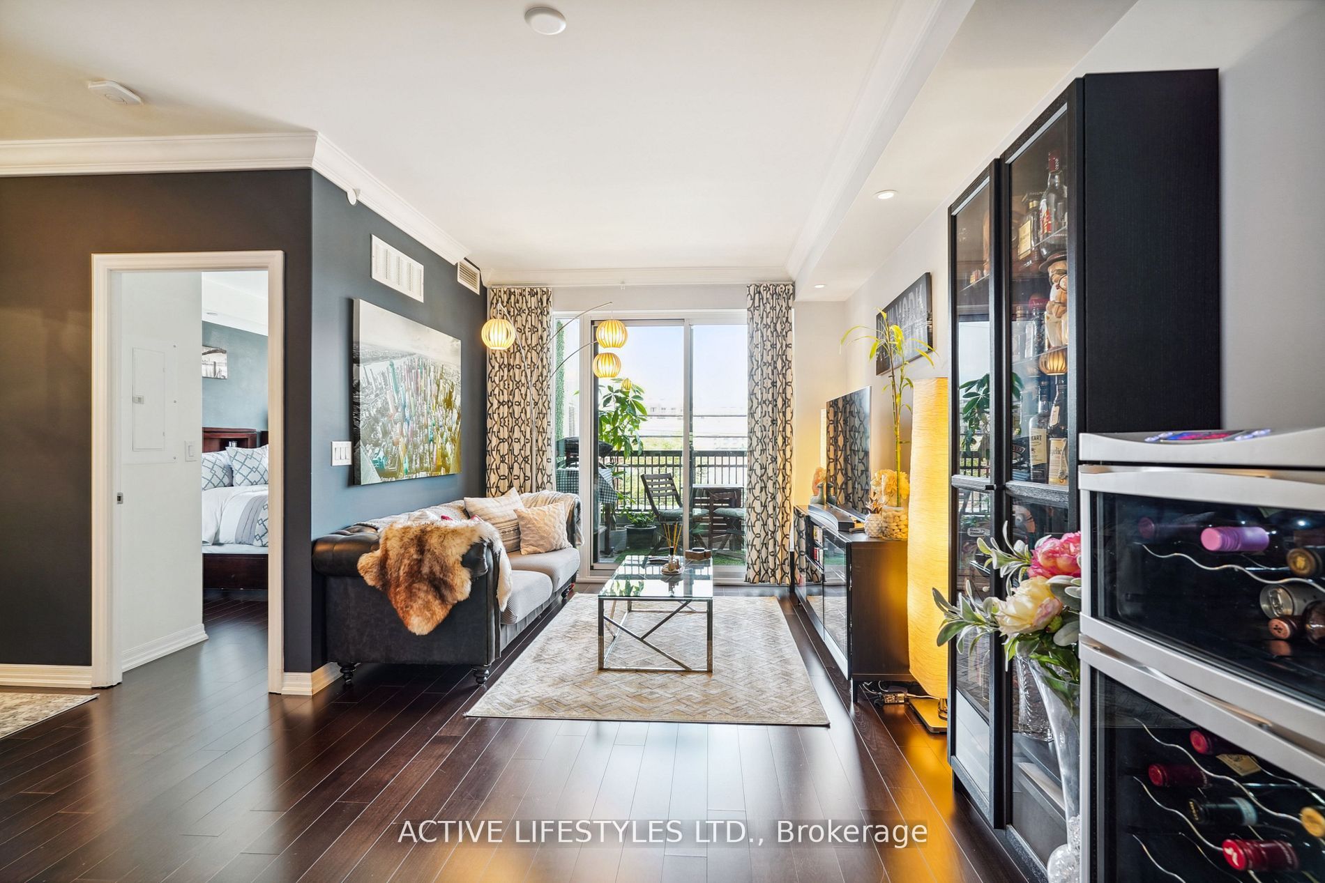 3563 Lake Shore Boulevard W, #202