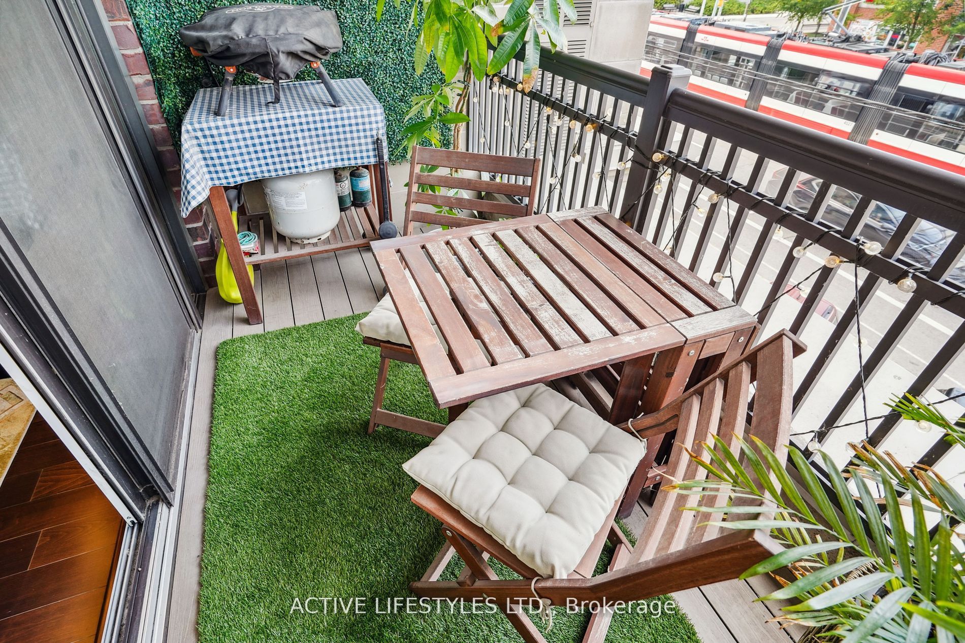 3563 Lake Shore Boulevard W, #202