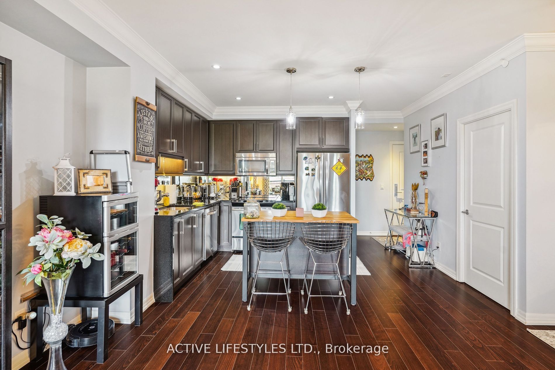3563 Lake Shore Boulevard W, #202