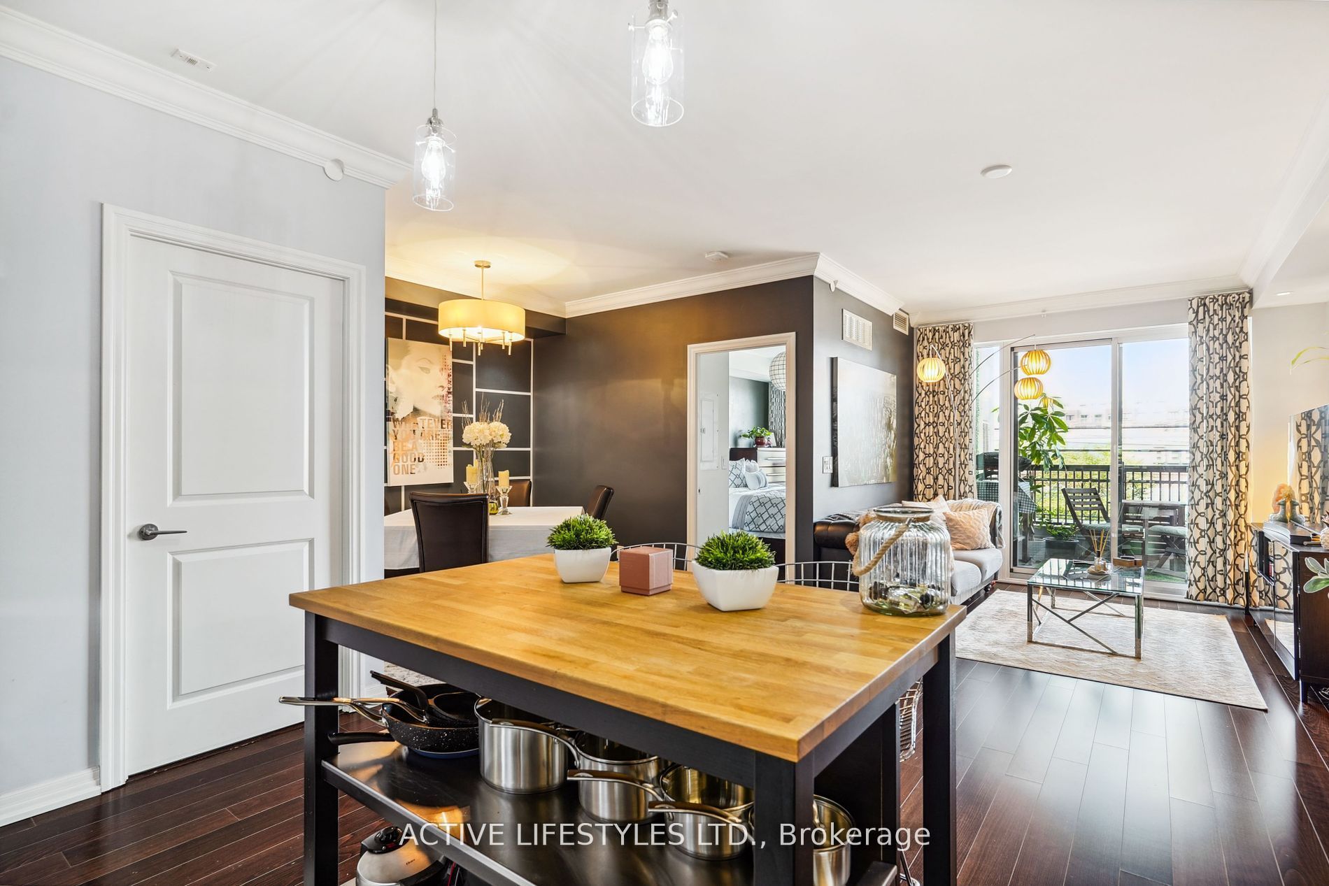 3563 Lake Shore Boulevard W, #202