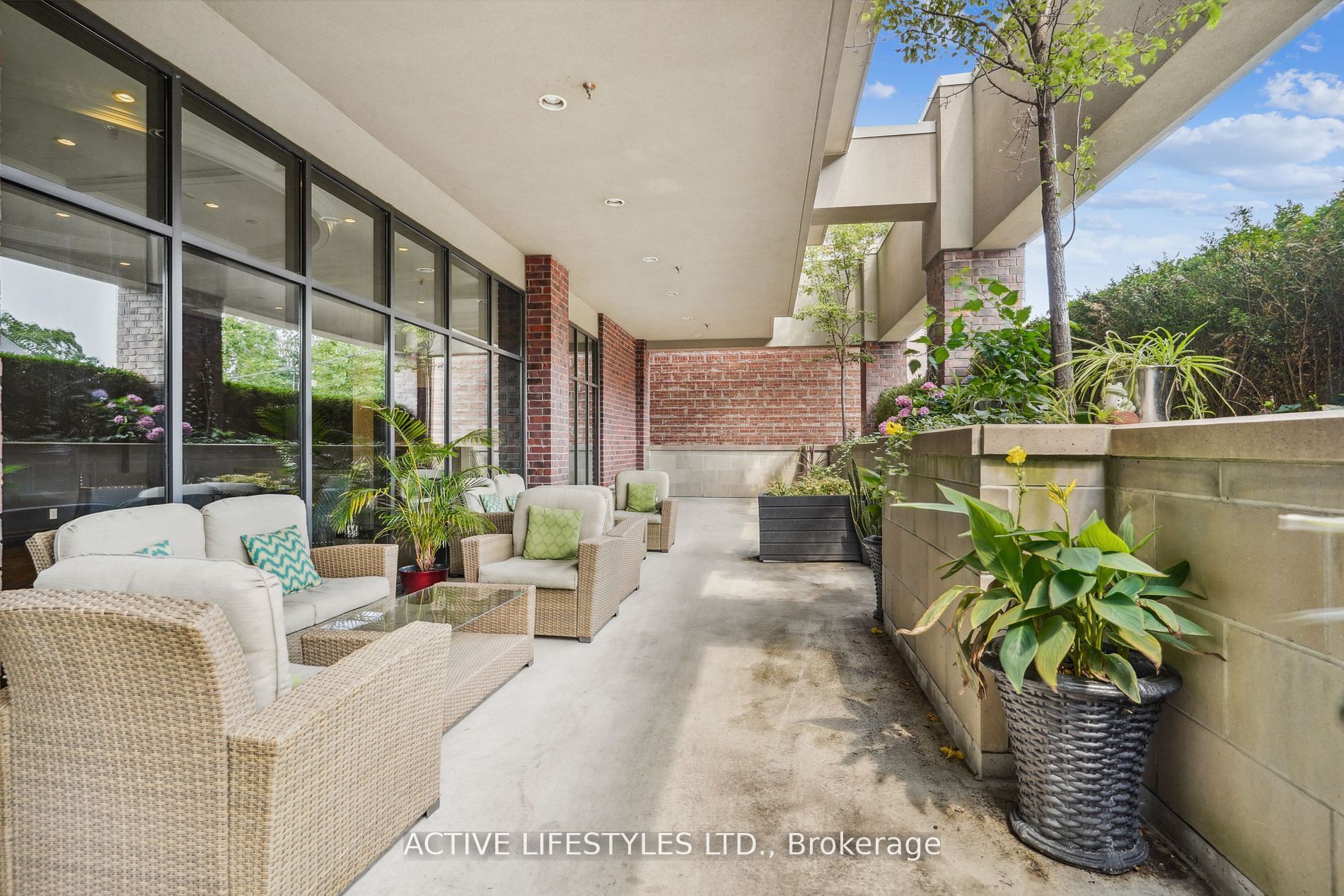 3563 Lake Shore Boulevard W, #202