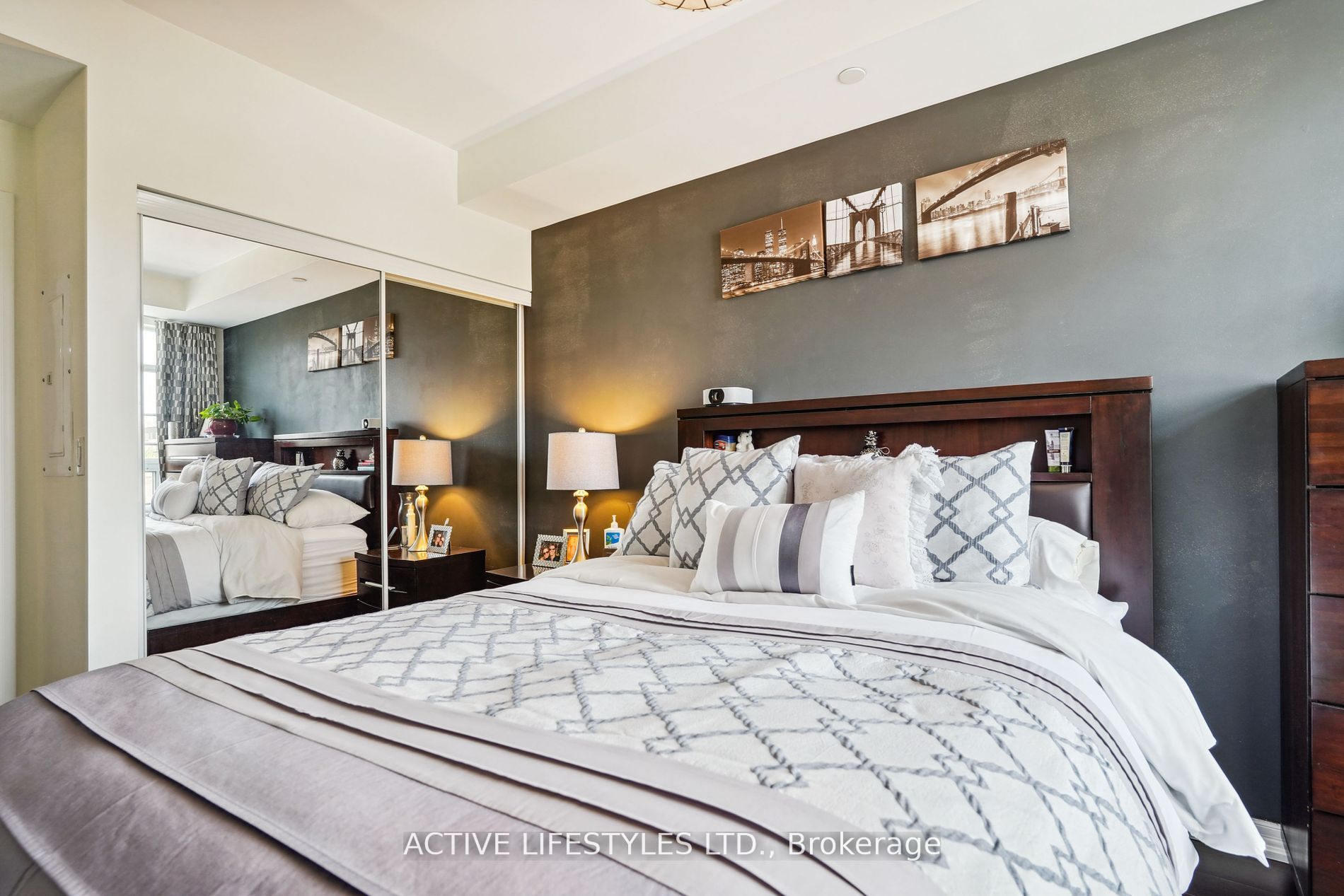 3563 Lake Shore Boulevard W, #202