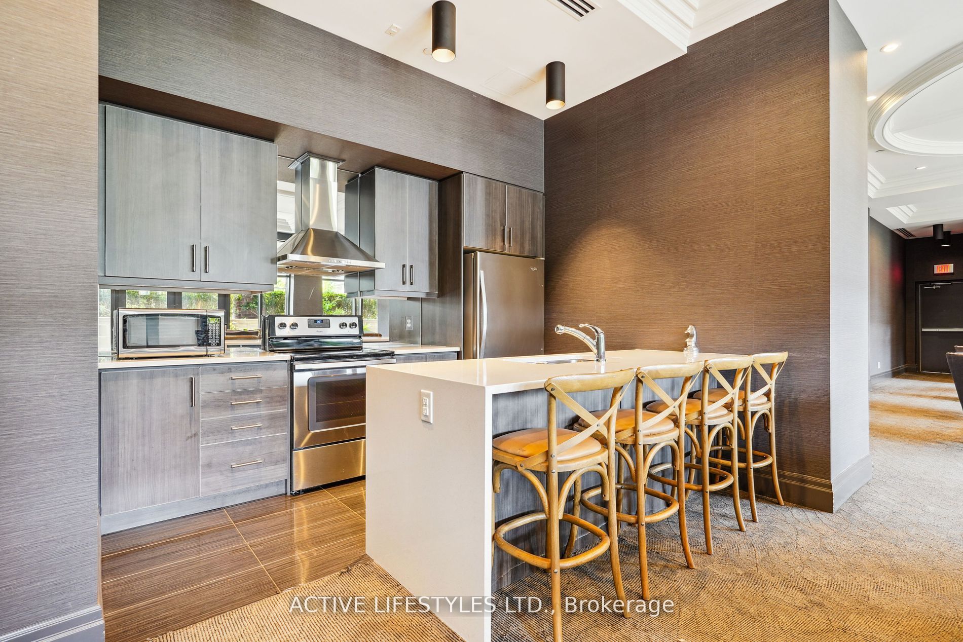 3563 Lake Shore Boulevard W, #202