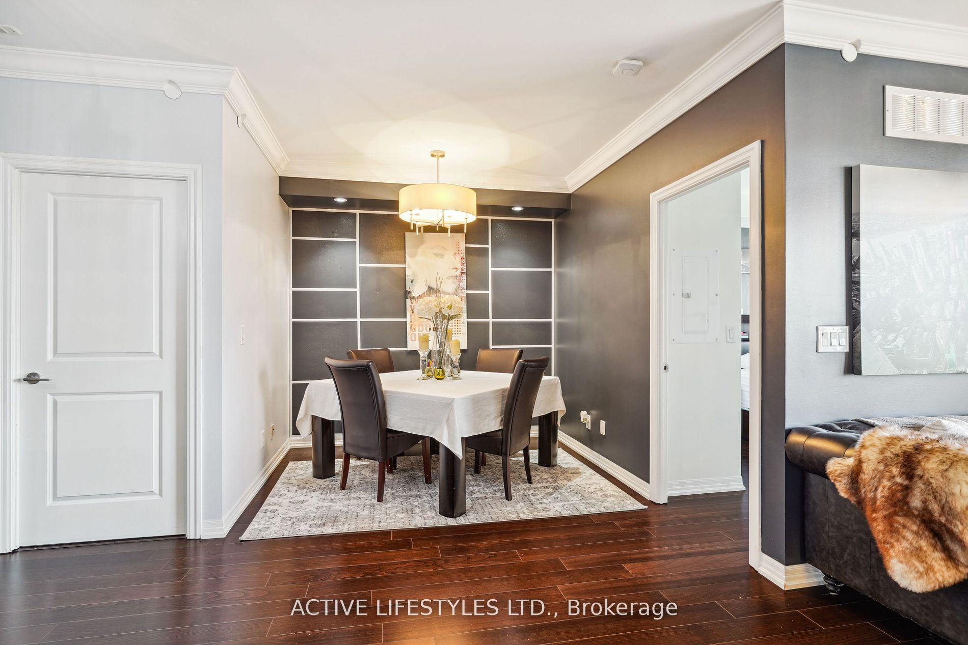 3563 Lake Shore Boulevard W, #202