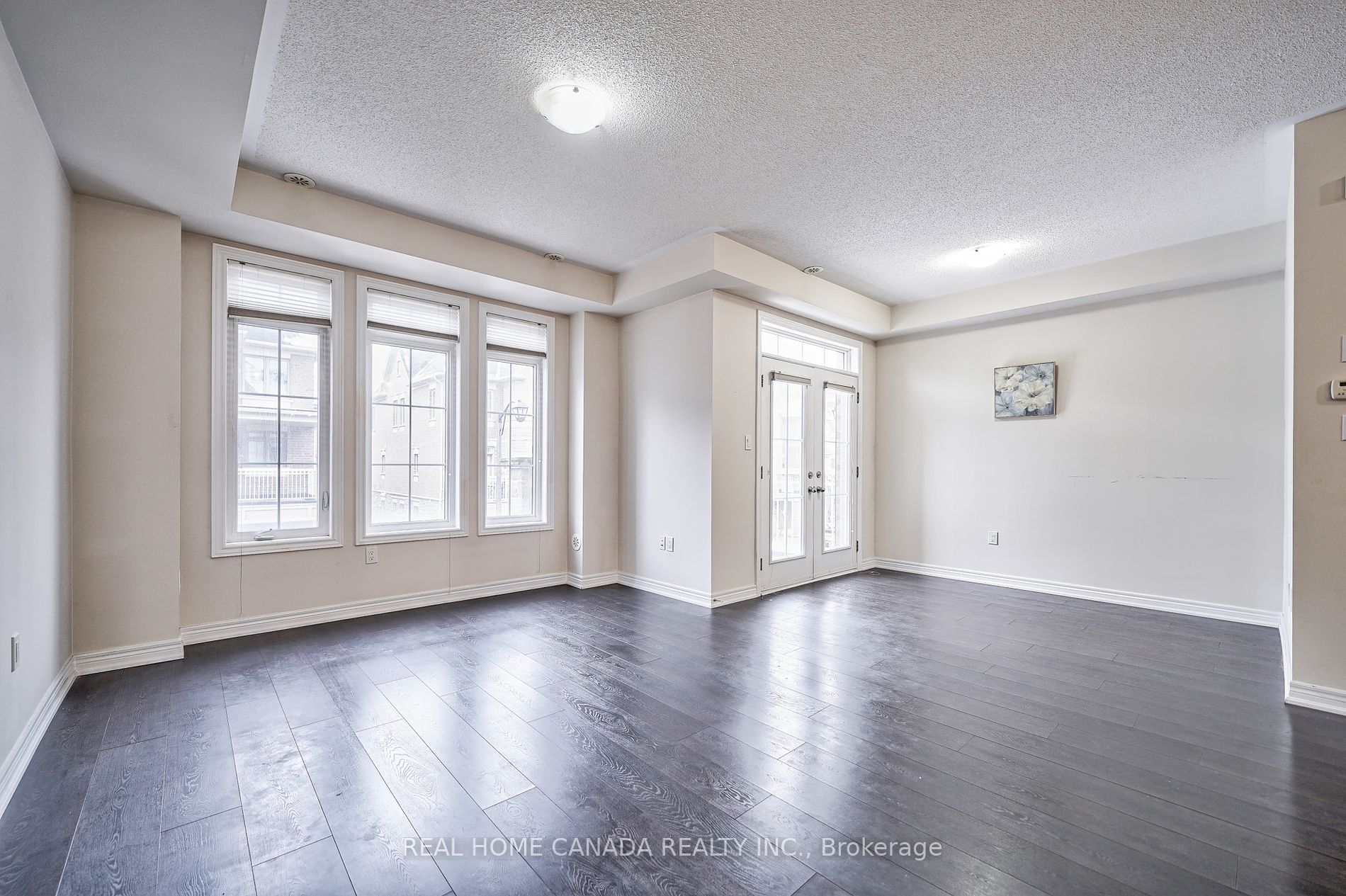 2435 Greenwich Dr, #63