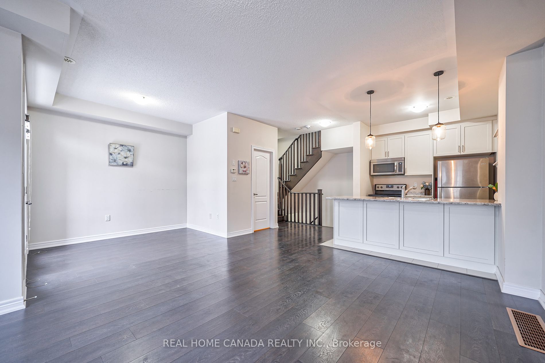2435 Greenwich Dr, #63