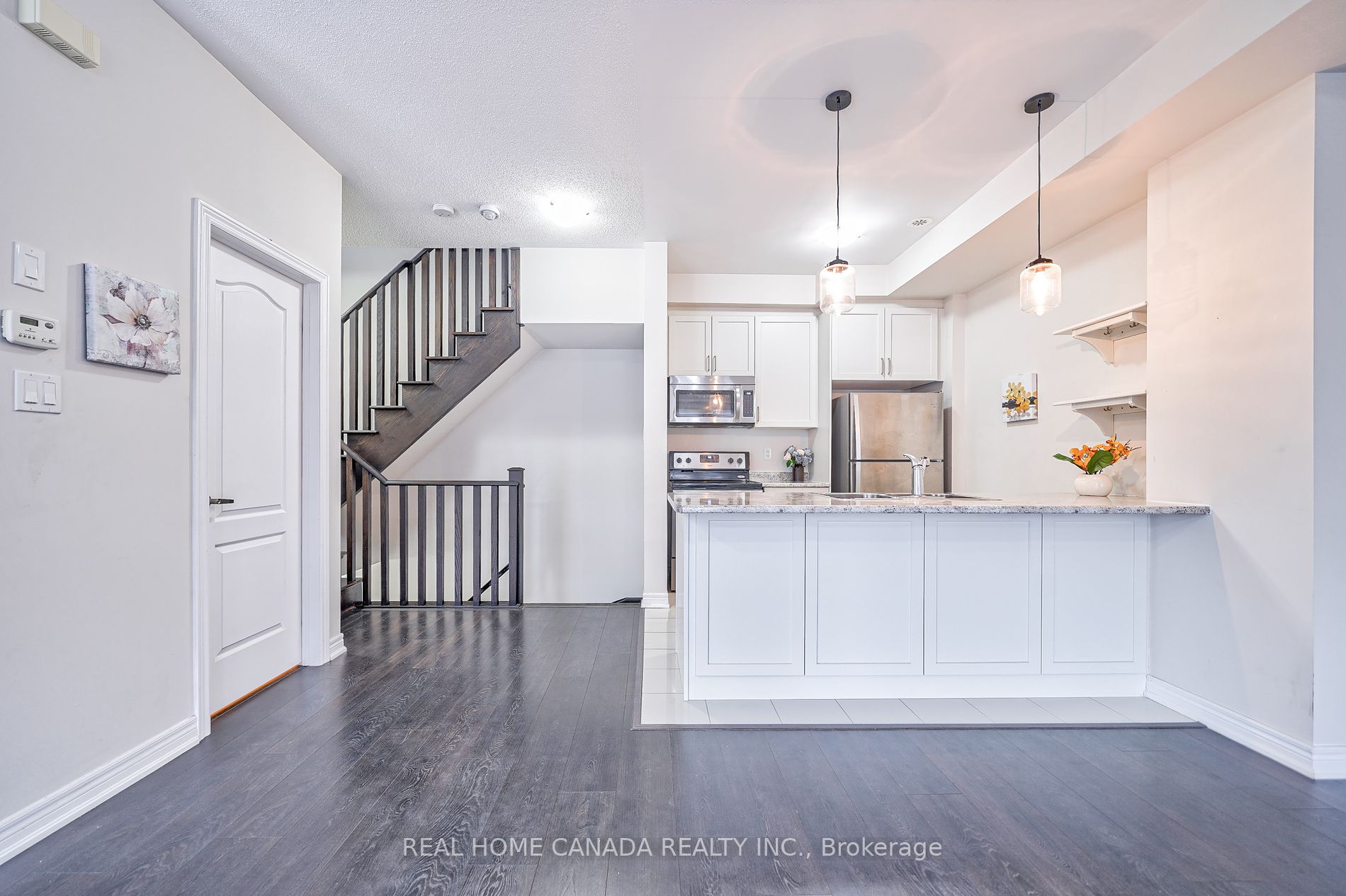 2435 Greenwich Dr, #63