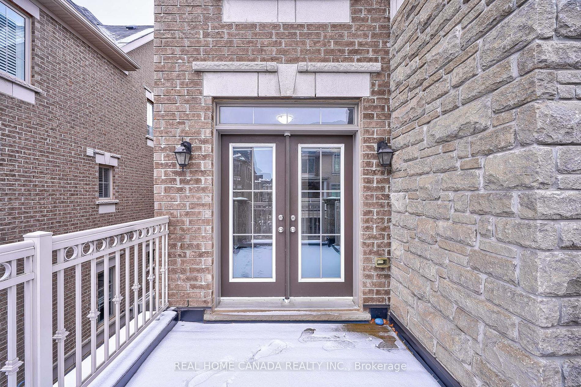 2435 Greenwich Dr, #63