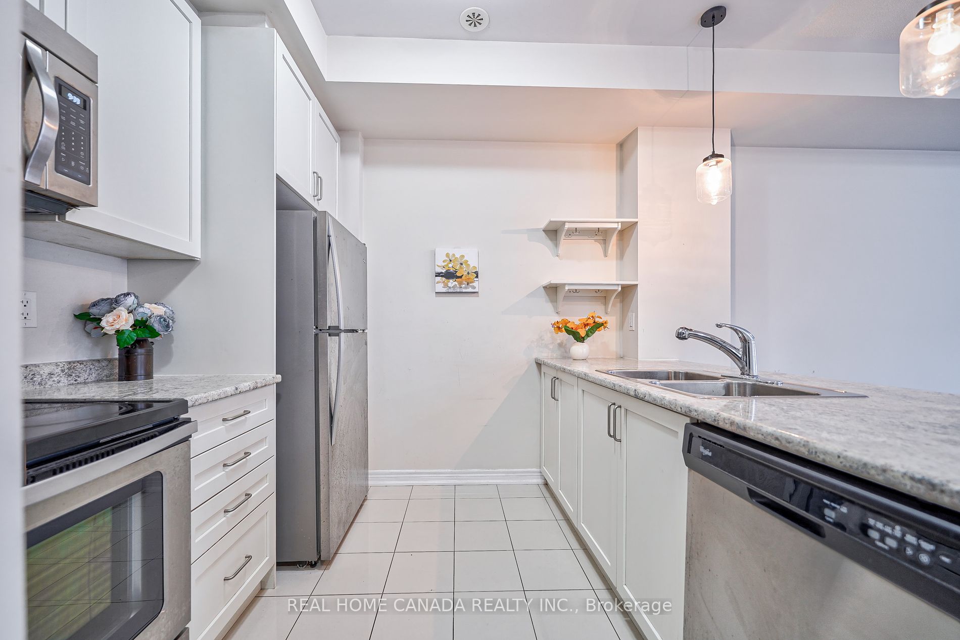 2435 Greenwich Dr, #63