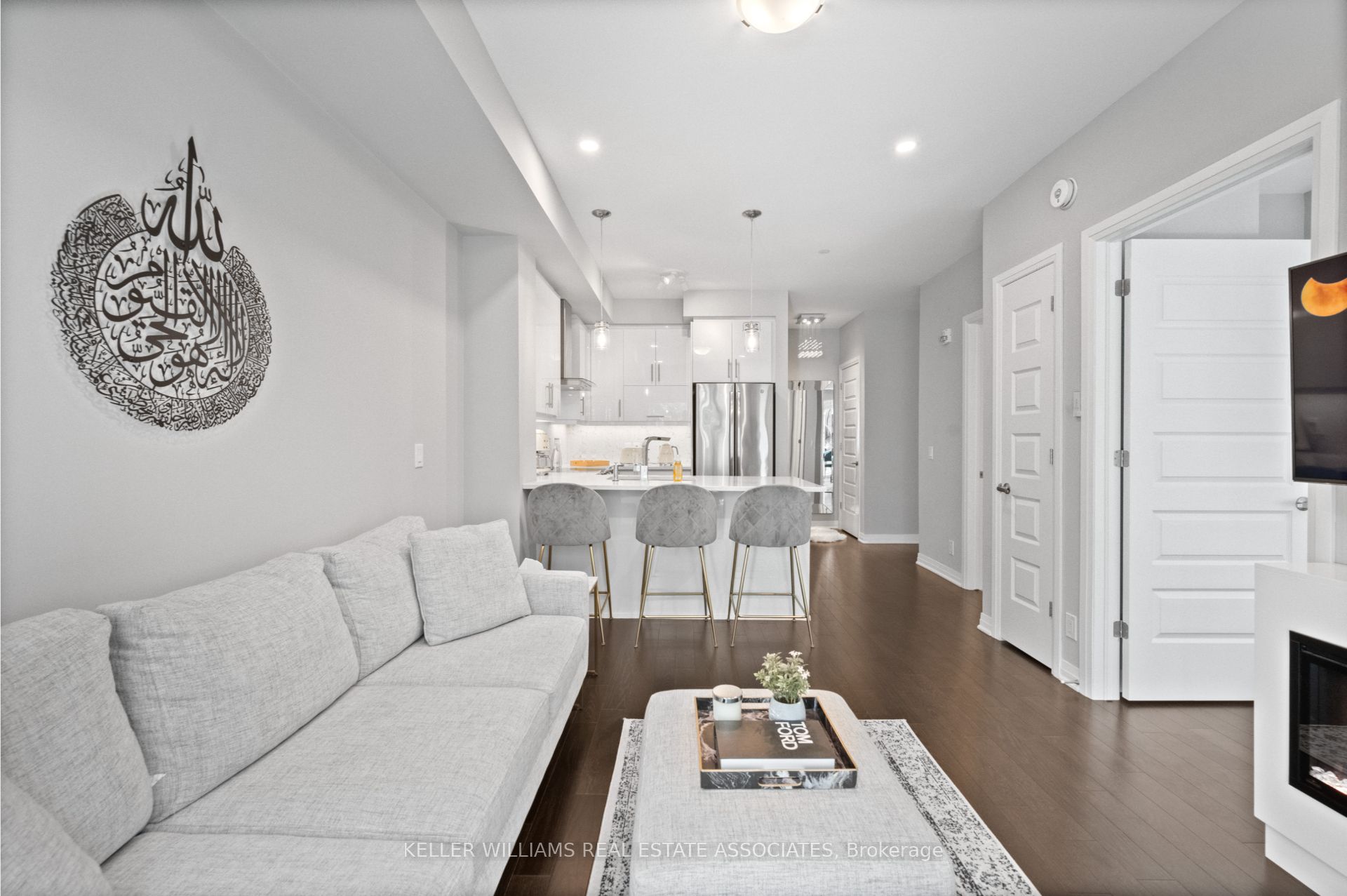 128 Grovewood Common, #226