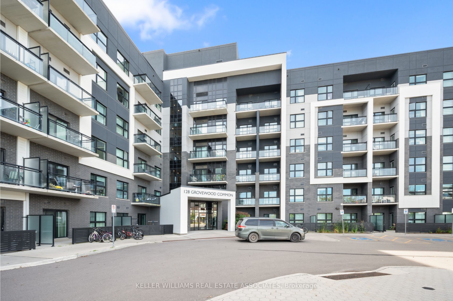 128 Grovewood Common, #226